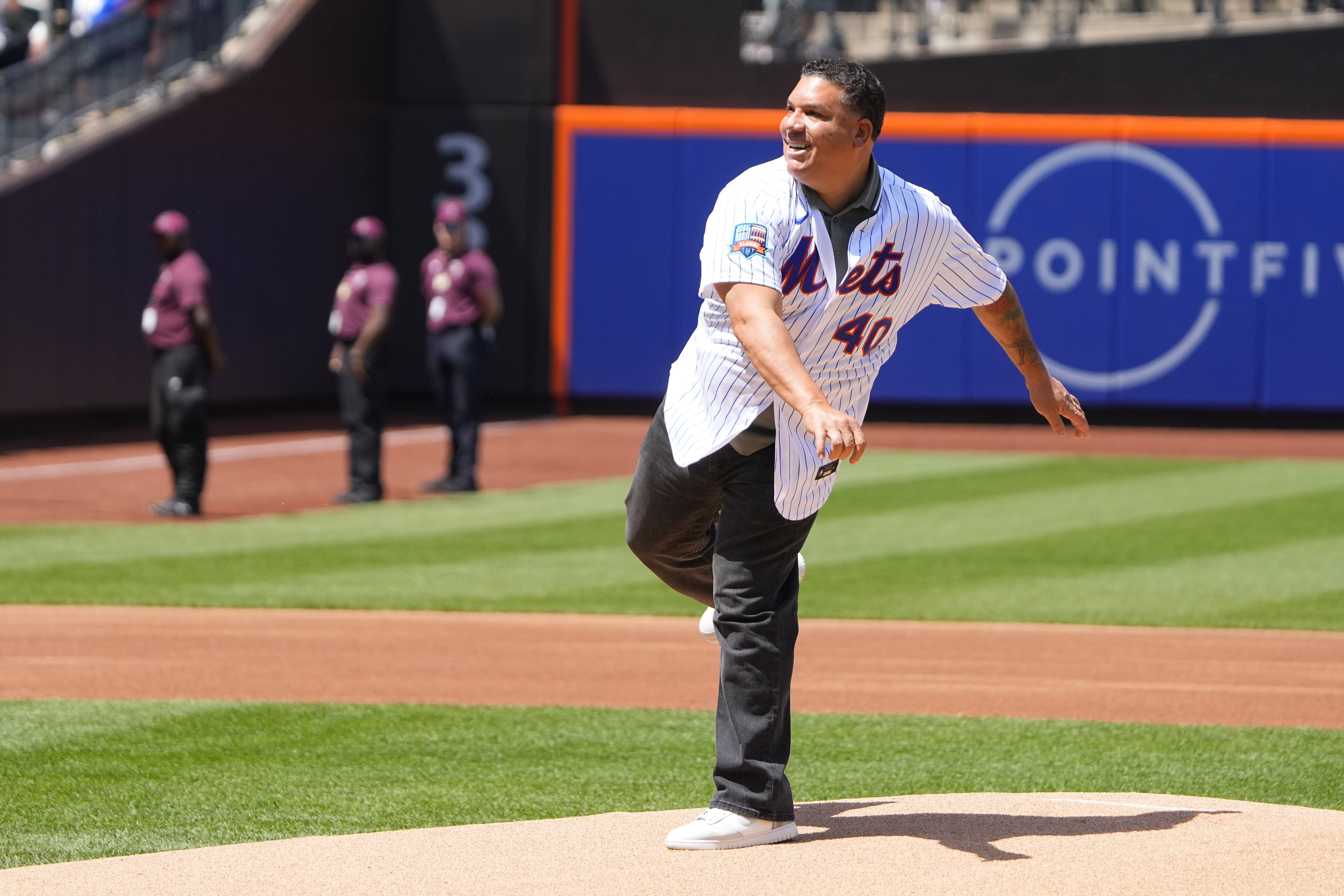 Bart's homer: Colon marks unexpected blast with first pitch