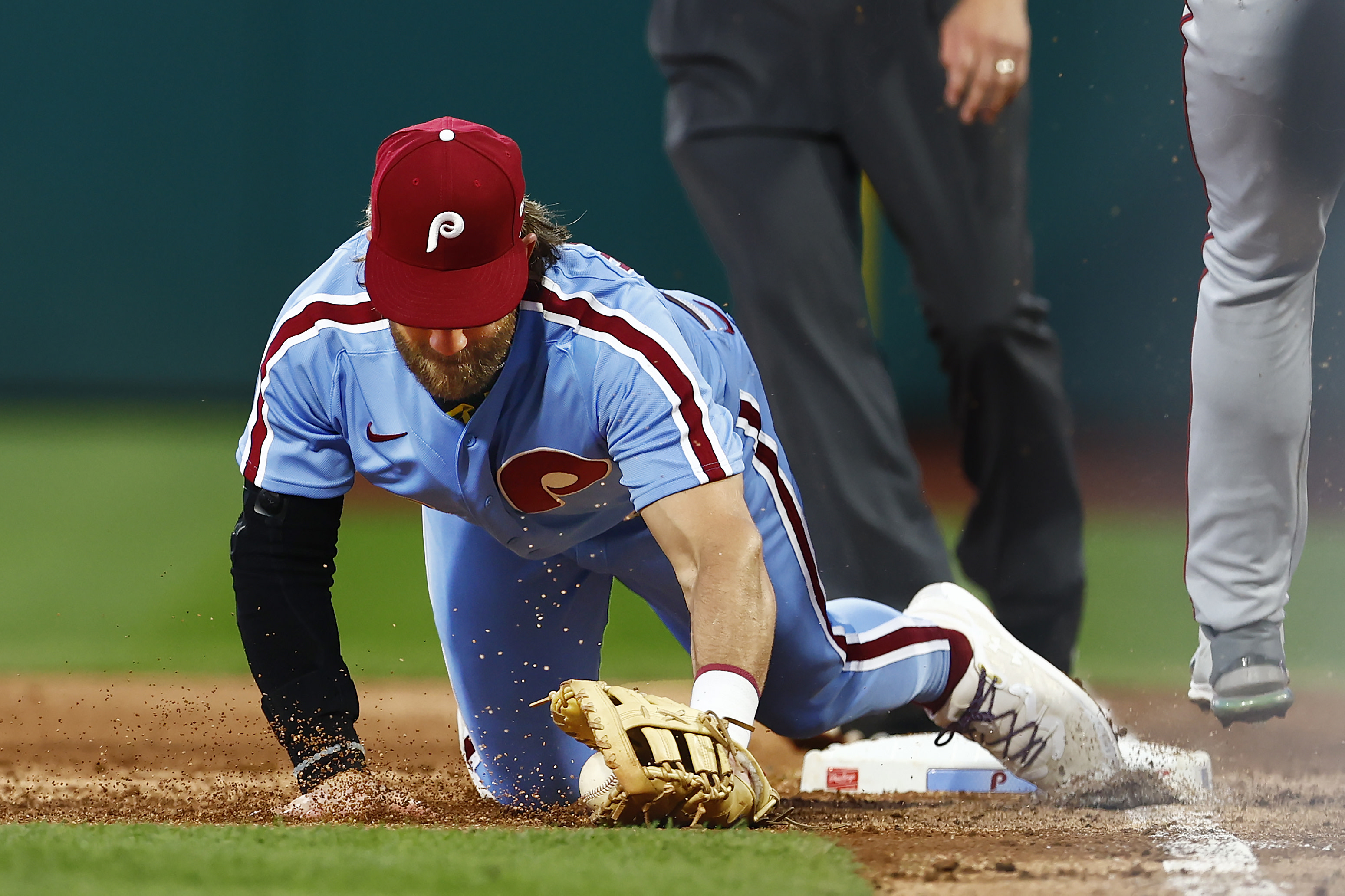 Phillies sock three HRs to take three of four from Nationals