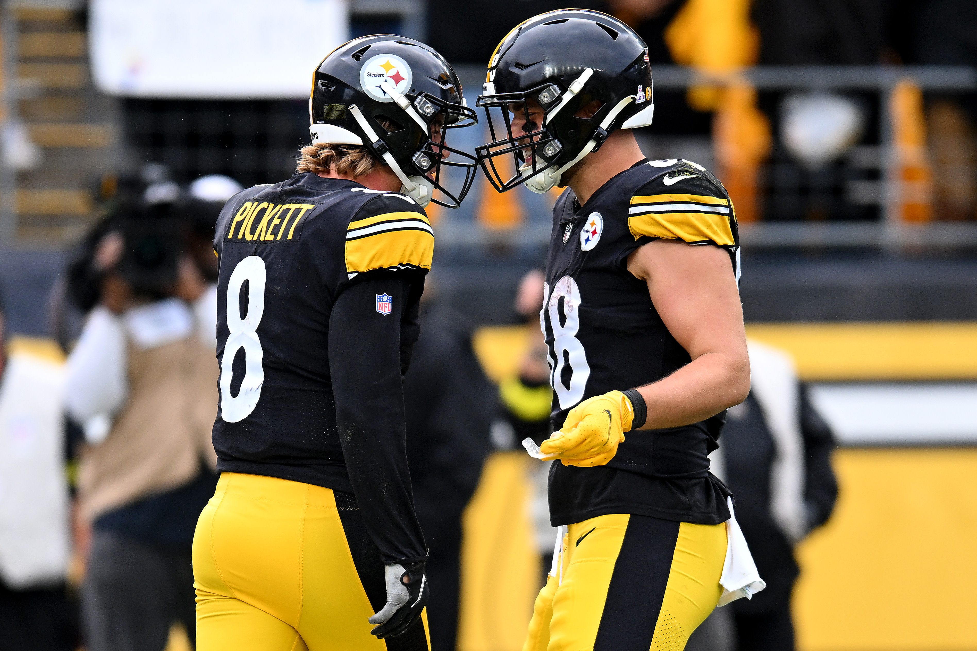 FOX Sports: NFL on X: The projected 2022 Offensive Rookie of the year is @ steelers QB @kennypickett10, as voted on by the NFL on FOX fans!   / X