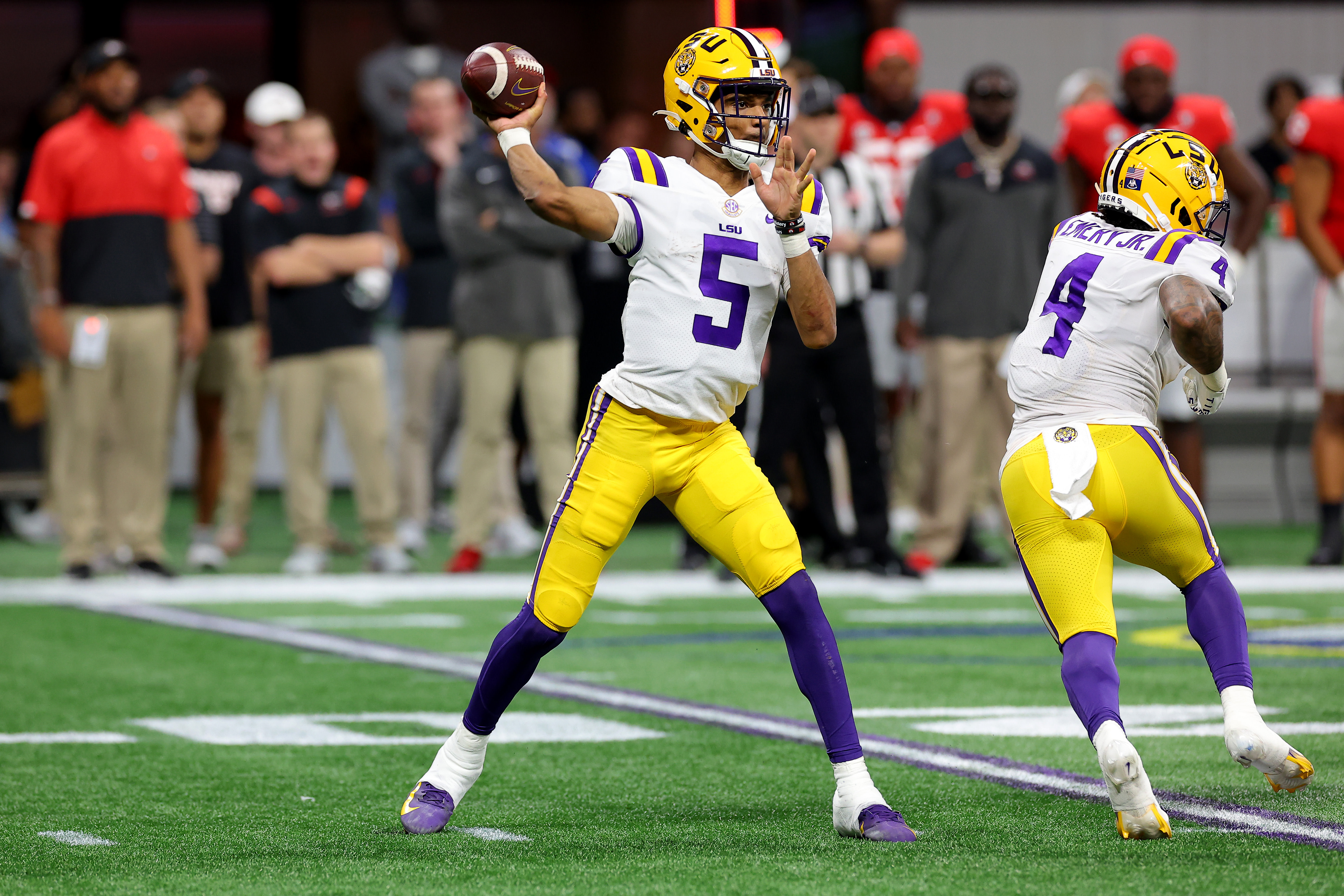 CBS Sports Unveils Bowl Predictions For 2023 CFB Season - The Spun: What's  Trending In The Sports World Today