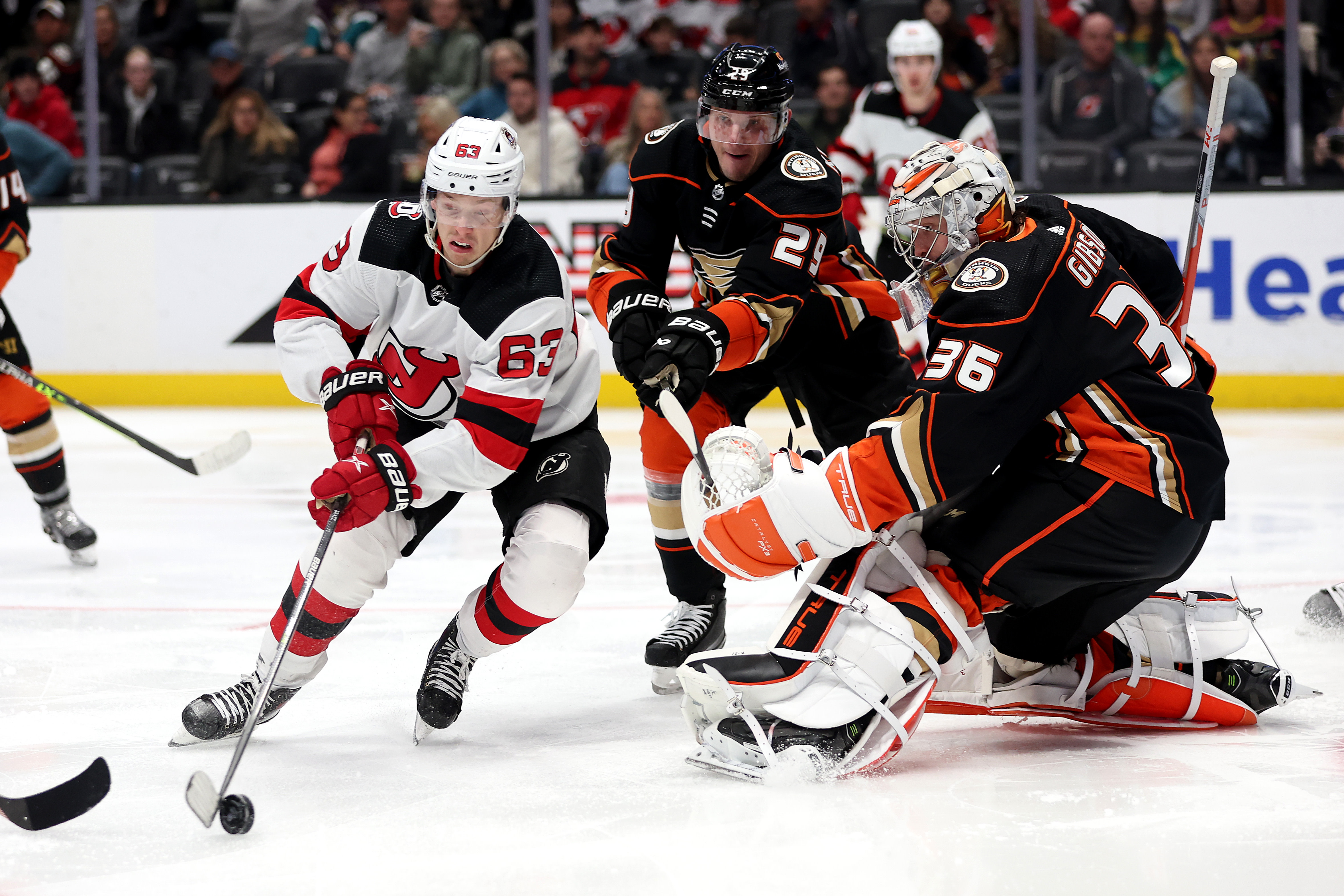 Five thoughts on Flyers-Devils: Emil Andrae, Bobby Brink state their cases