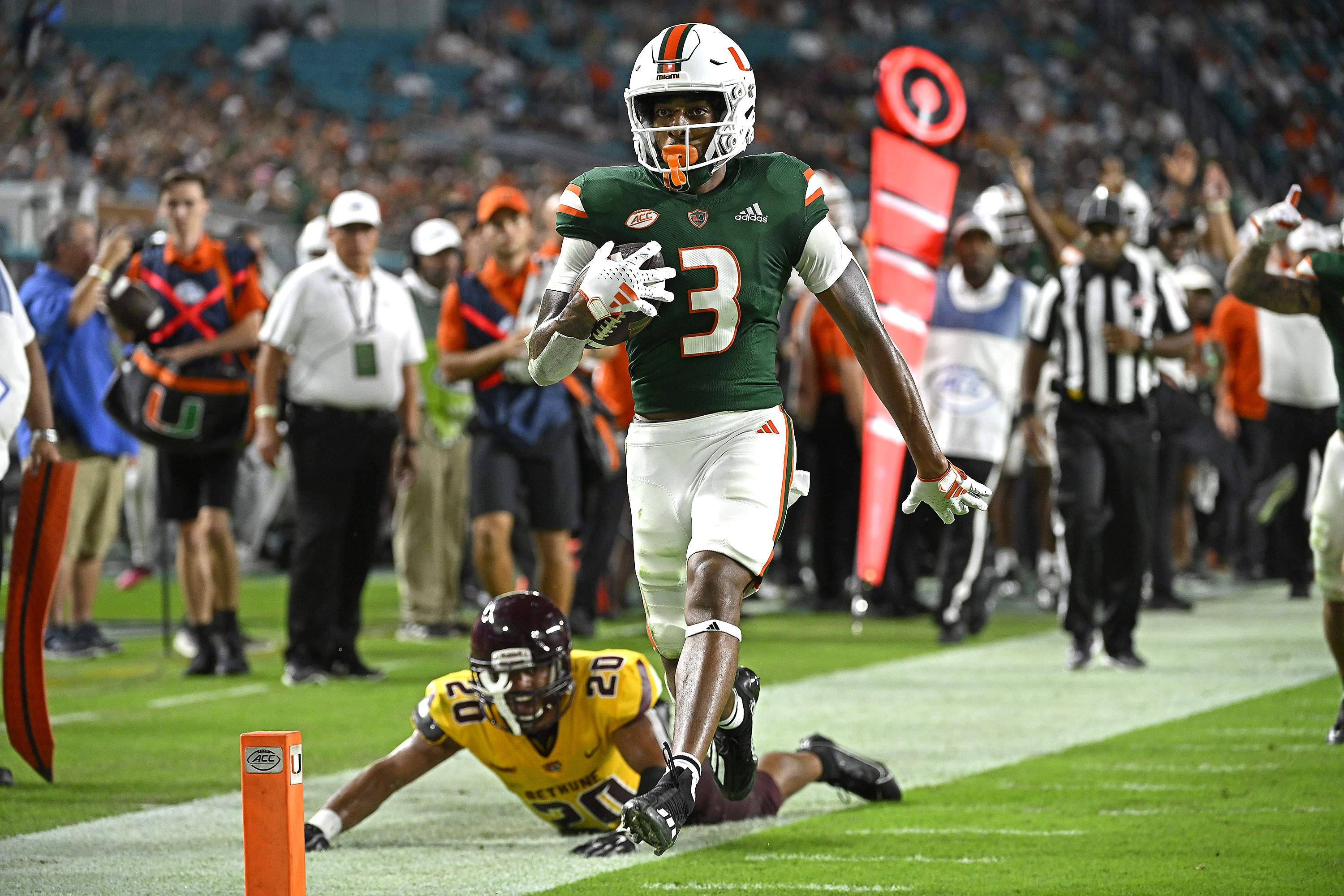 Former Dolphins legend Jason Taylor to join Miami Hurricanes coaching  staff, per report