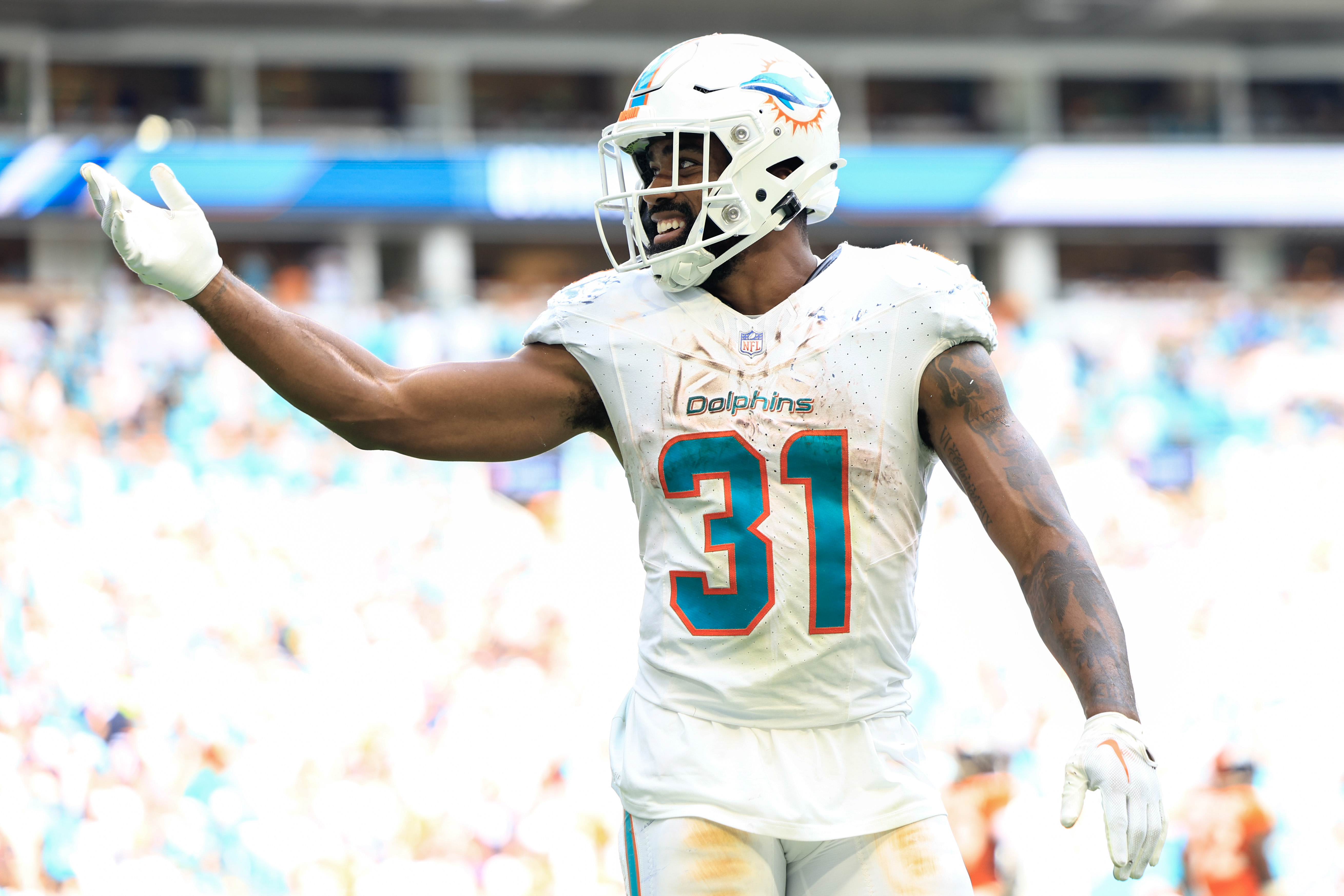 Dolphins rule out WR Jaylen Waddle (concussion) vs. Broncos