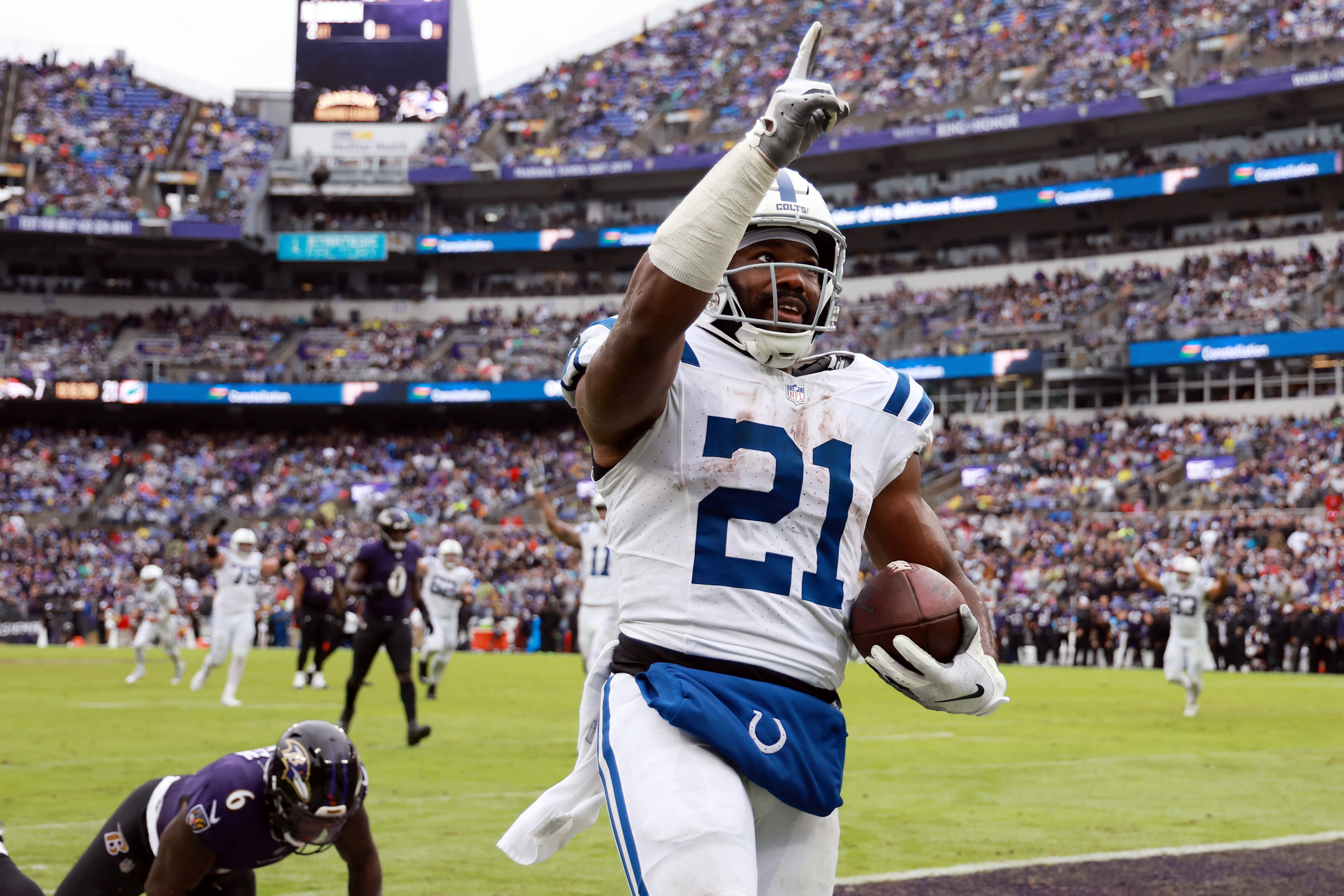 The #Colts have signed former Eagles and 49ers RB Trey Sermon to the  practice squad. : r/fantasyfootball