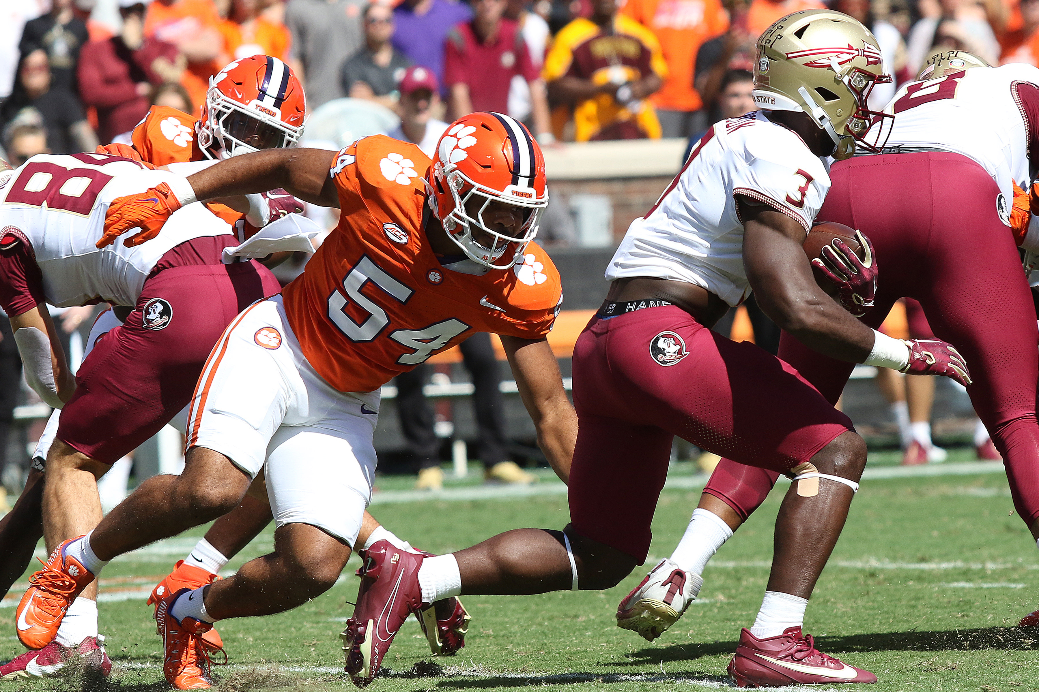 Cardinals' DeAndre Hopkins defends Clemson coach Dabo Swinney