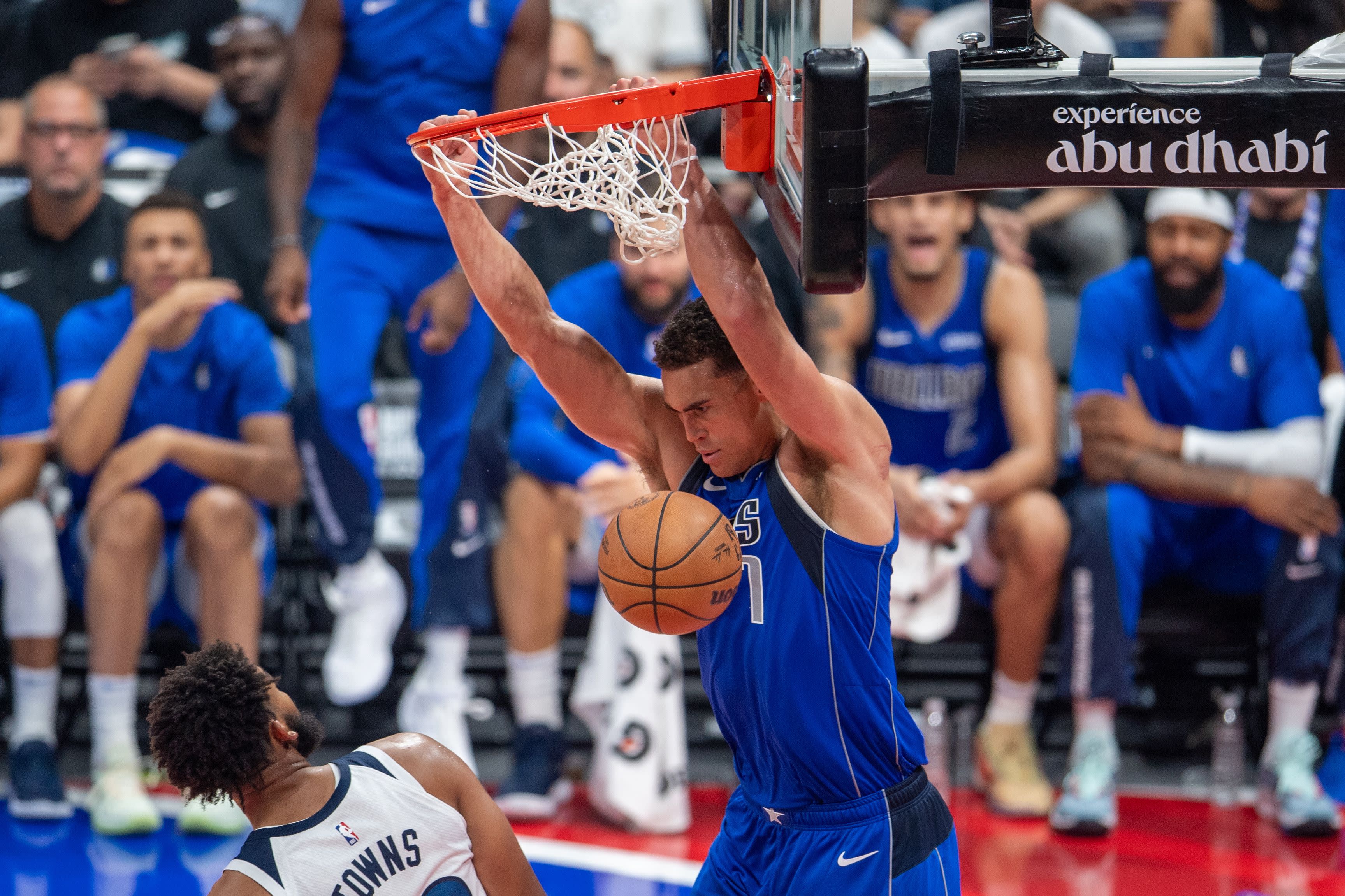 Report: Mavericks eye Bojan Bogdanovic in trade talks with Pistons 