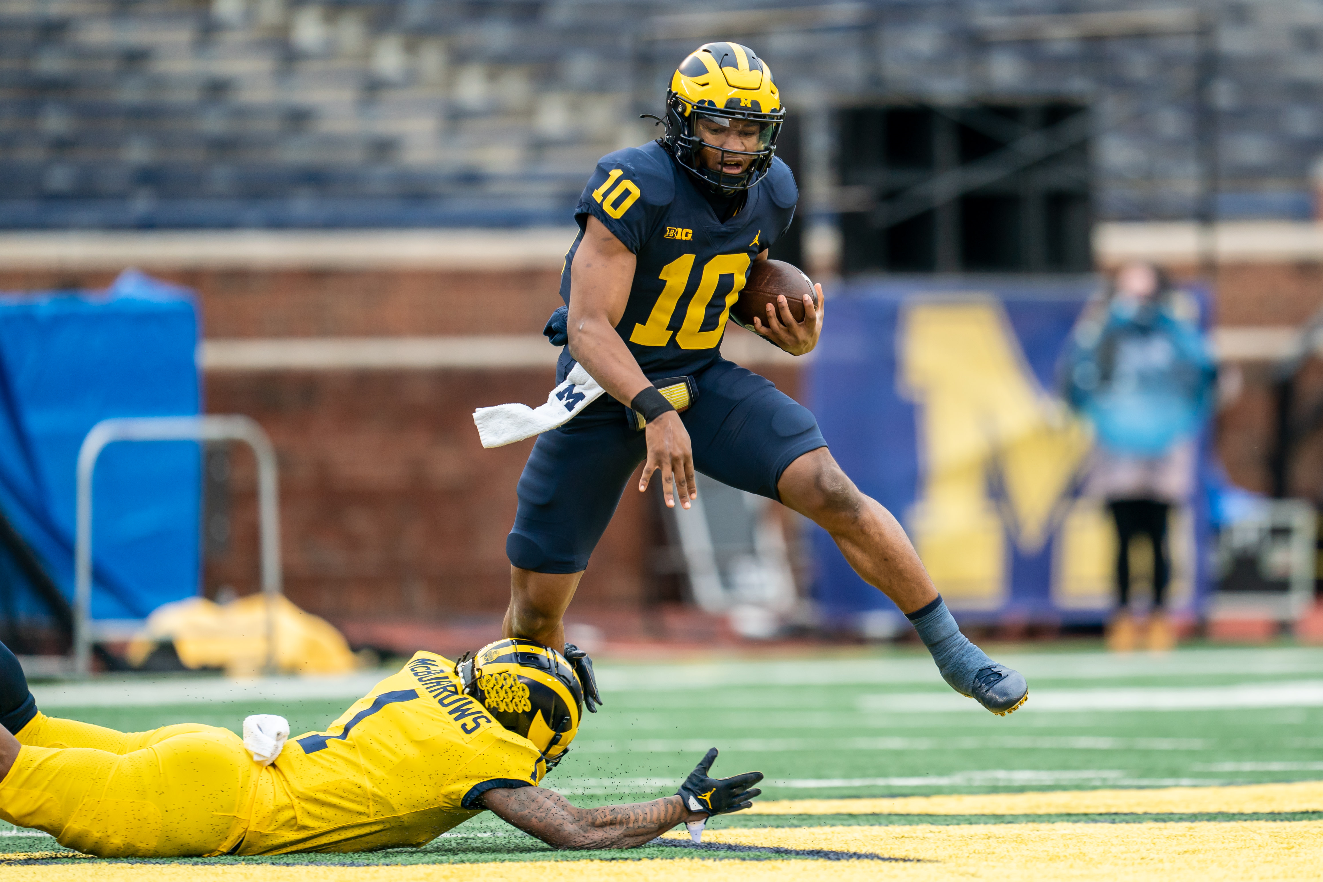 247Sports names J.J. McCarthy the No. 1 Big Ten QB heading into 2023 season  - Maize n Brew