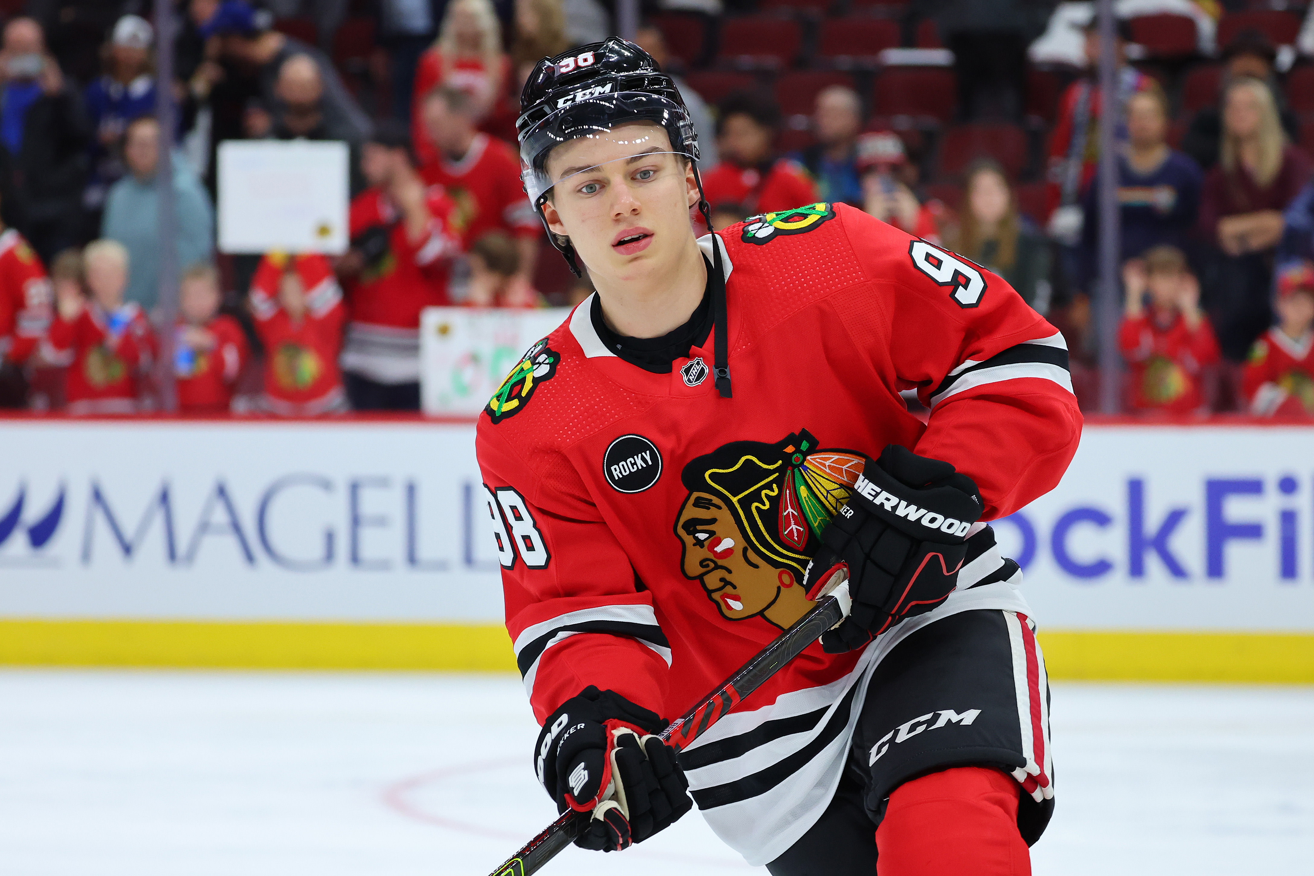 Chicago Blackhawks Sign MacKenzie Entwistle to a Two-Year Extension -  Bleacher Nation