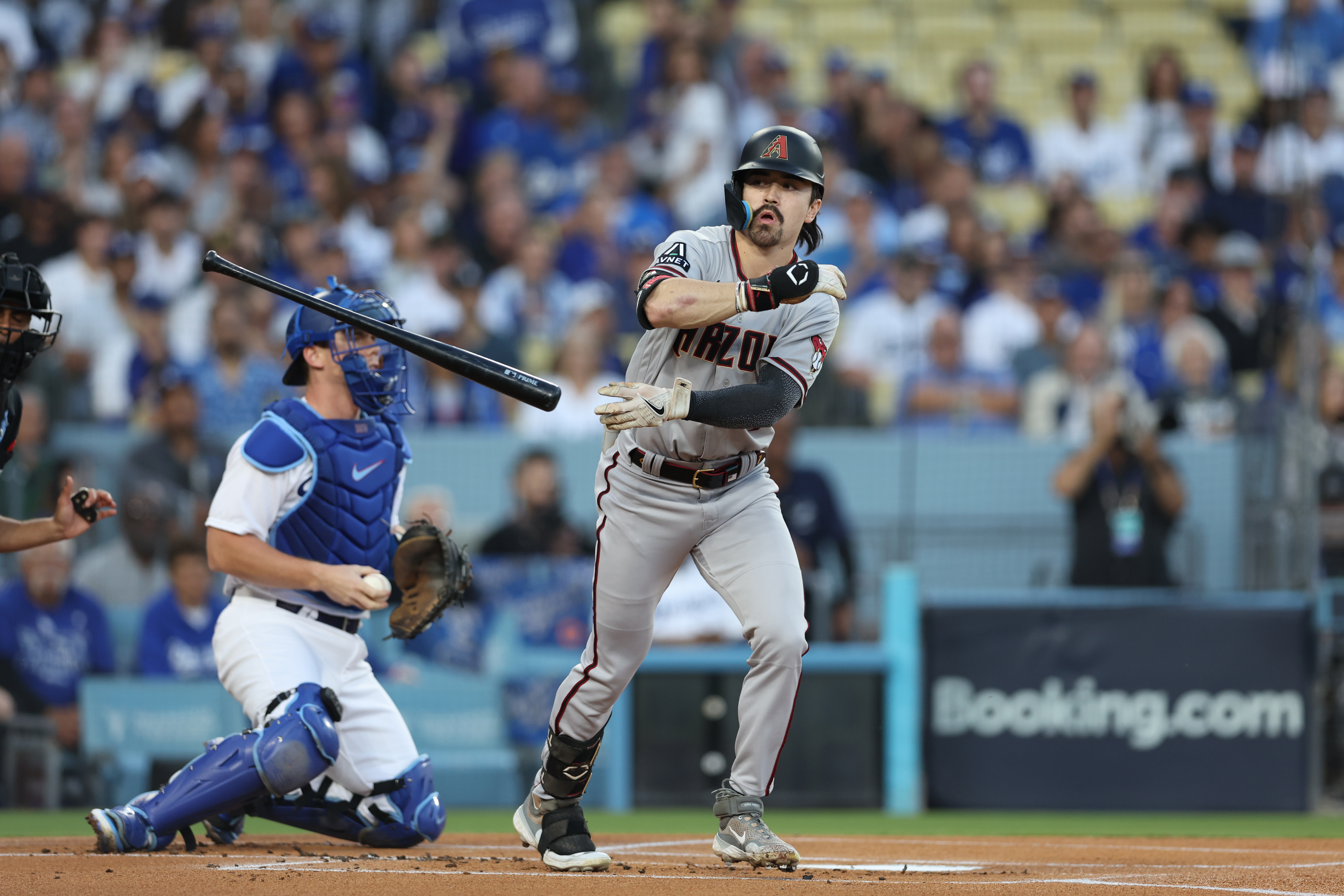 Dodgers New Lights an Issue with D-backs, Umpires on Opening Day