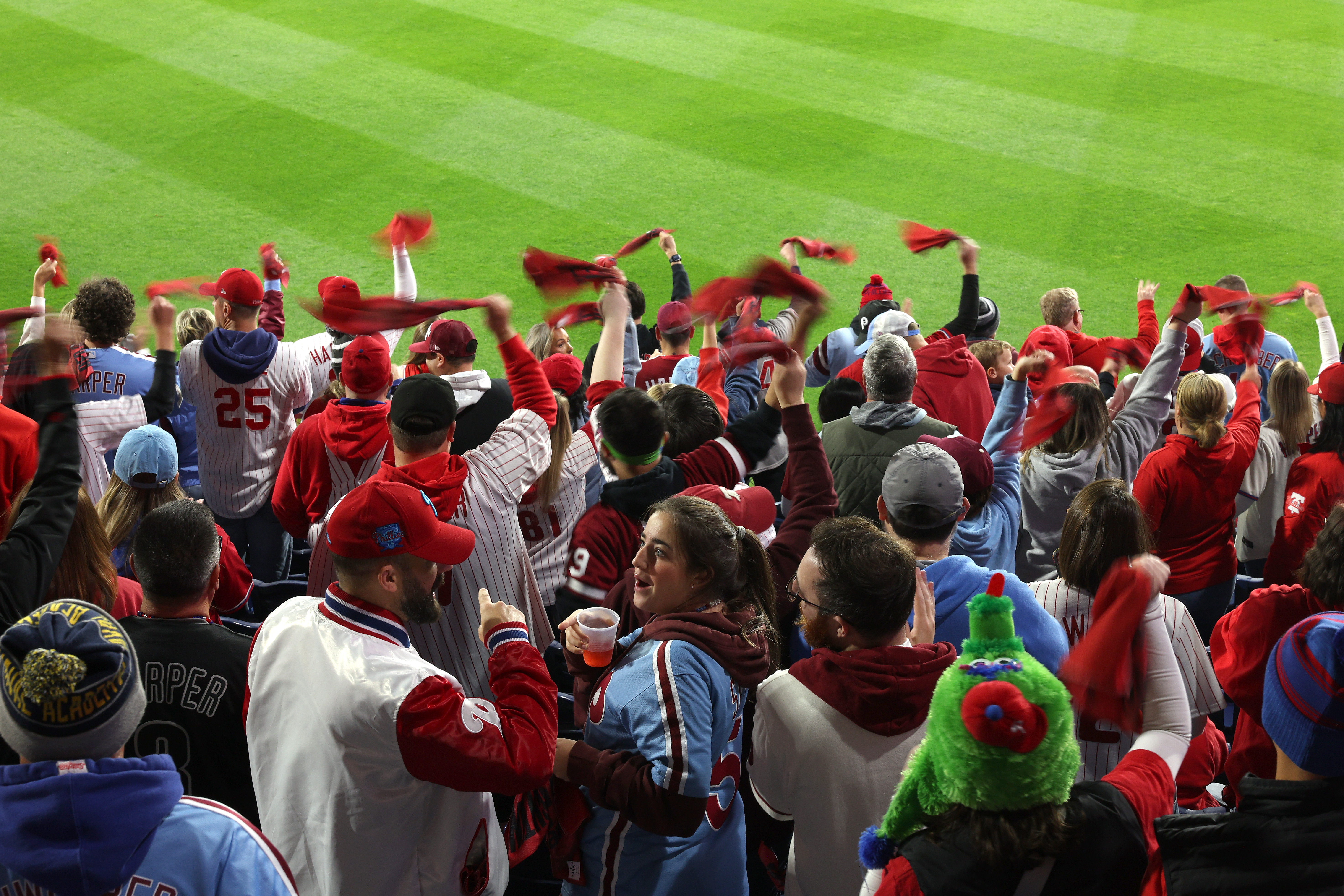 Bryce Harper's celebrations ignite Phillies fans in NLCS Game 4