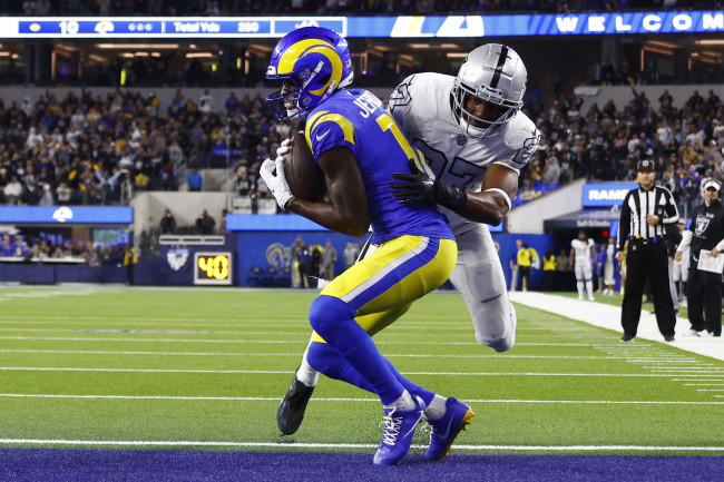 Many Raiders responsible for late-game meltdown vs. Rams