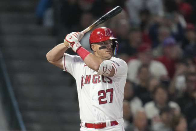 Trout's 3-run homer powers Angels' rally against Blue Jays