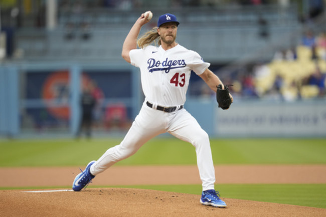 Kershaw dazzles Reds, Dodgers win 8-0 to snap 3-game skid