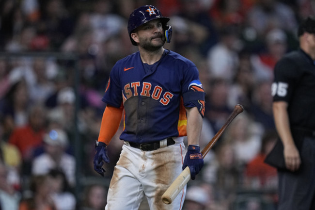 Jose Altuve Collects His 2,000th Hit, But Astros Lose To Mariners 10-3 -  The Crawfish Boxes