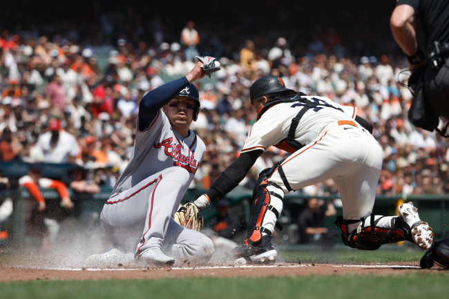 Braves beat Giants 7-3