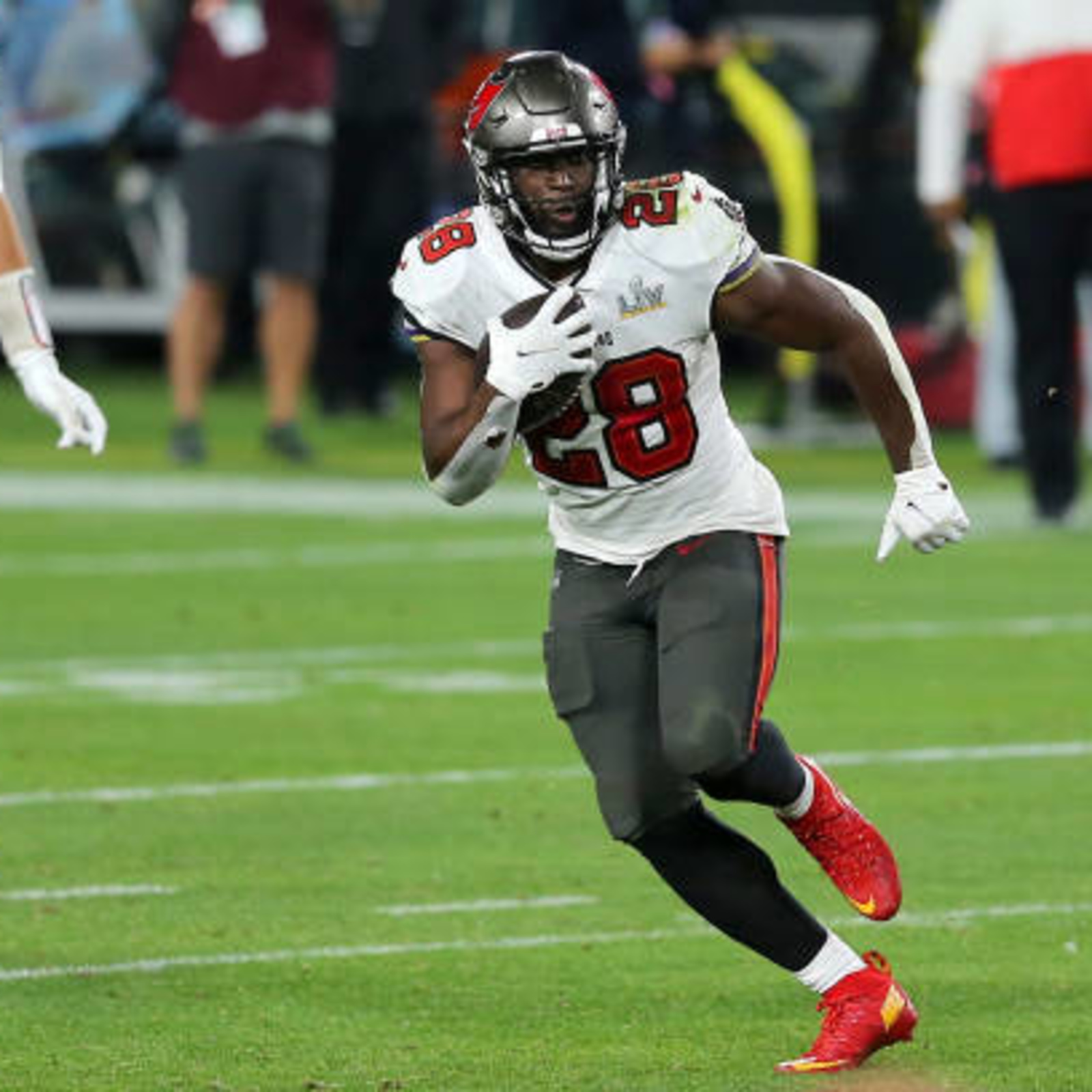 Complete List of Tampa Bay Buccaneers 2021 Free Agents: David, Godwin,  Barrett, Suh & More