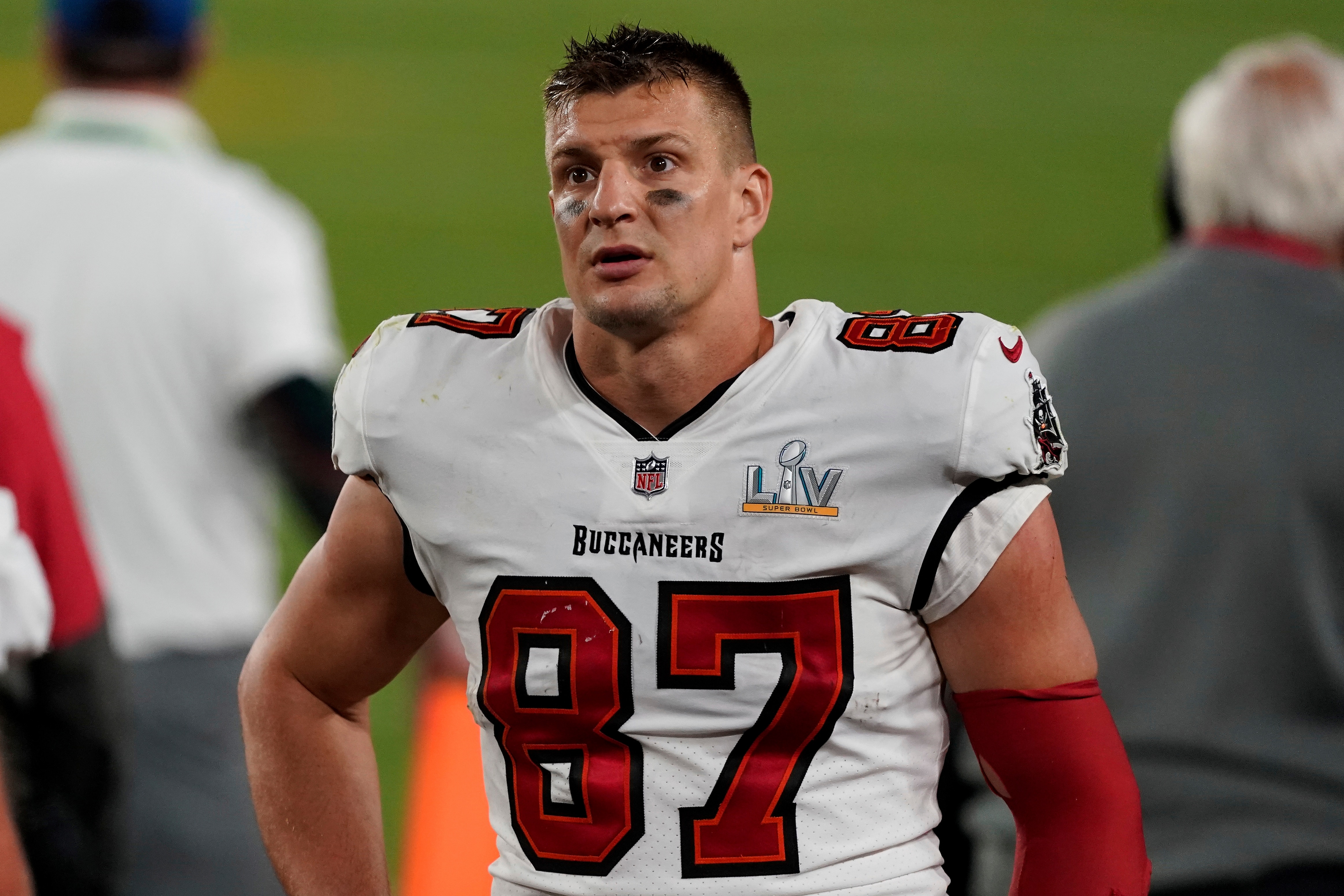 Rob Gronkowski Upgrades New England Home With Custom Outdoor Kitchen