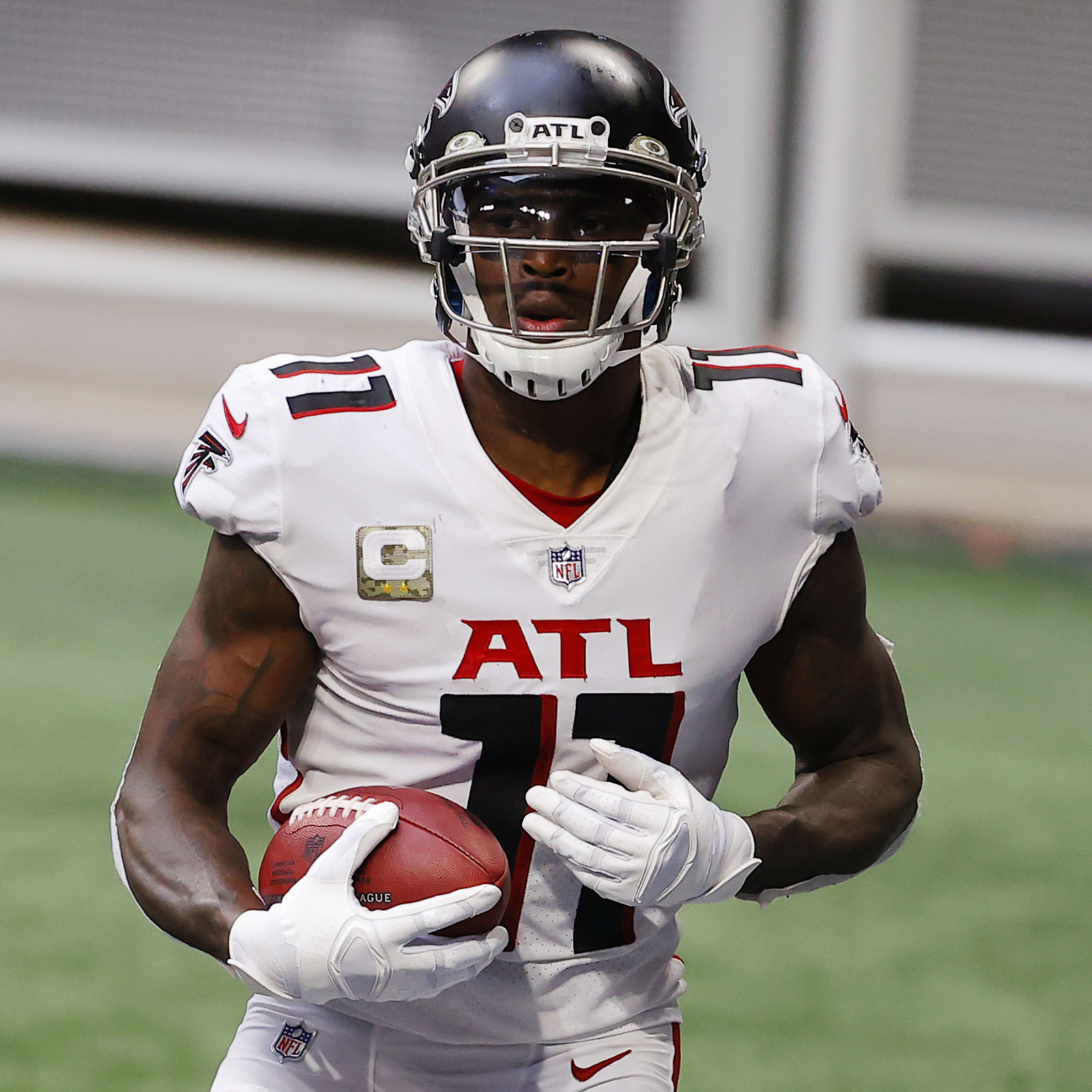 Titans Agree to Terms With Falcons in Trade for Receiver Julio Jones