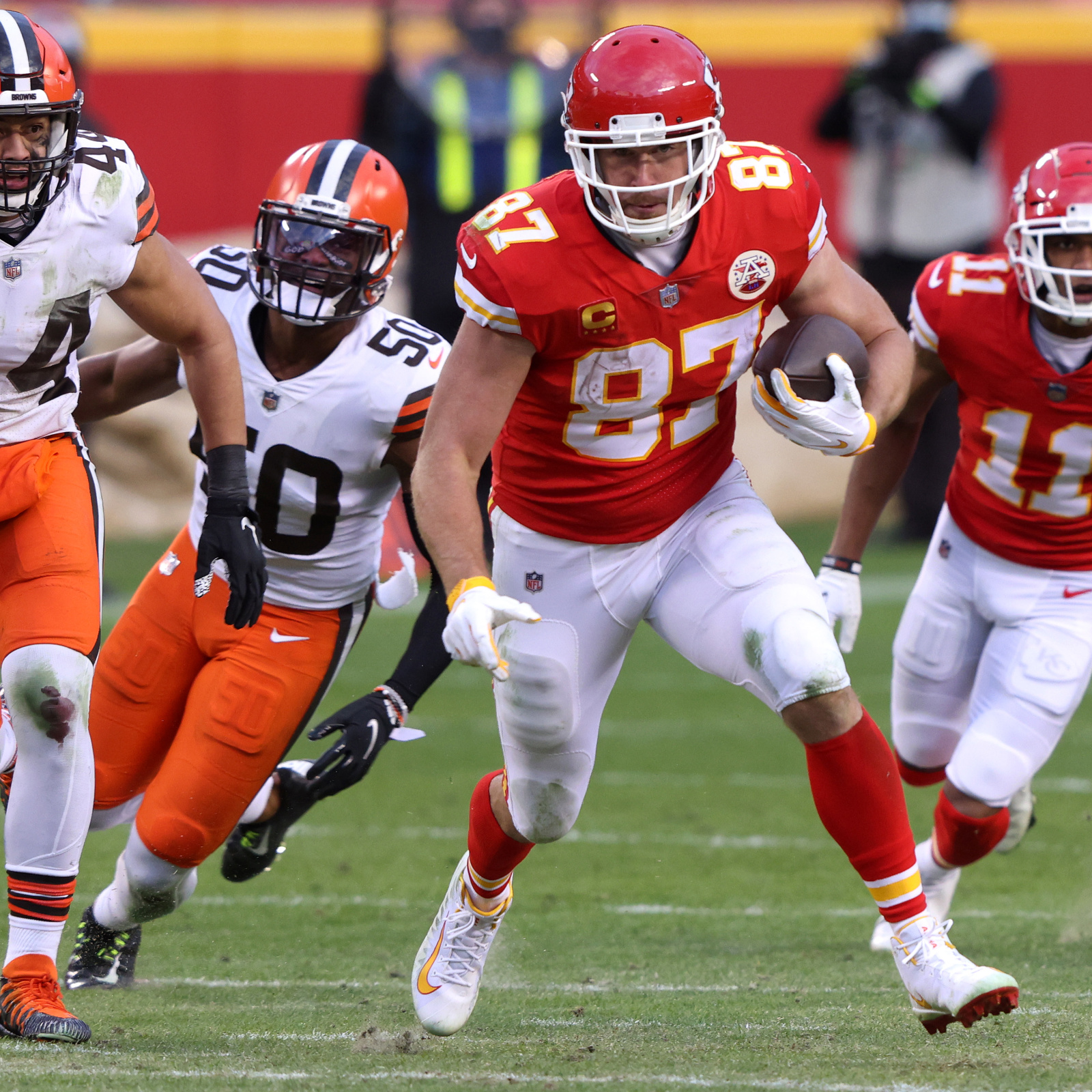 BROWNIES & FROWNIES: Tale of two Cleveland teams as they let the Chiefs off  the hook 33-29 - Dawgs By Nature