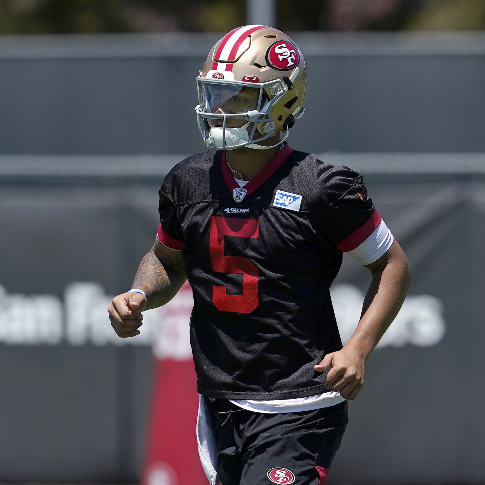 49ers training camp report: Trey Lance, QBs make aggressive