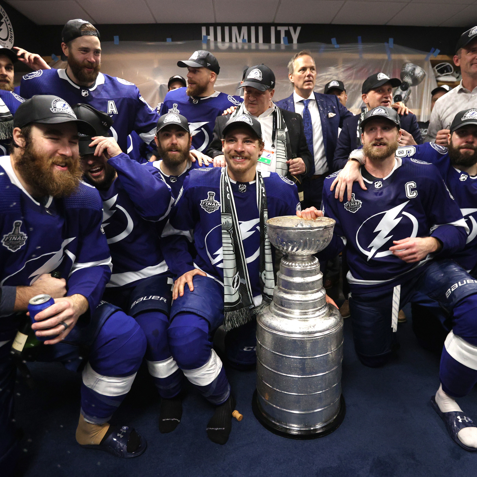 Lightning Celebrates Its Back-To-Back Stanley Cup Wins With Boat