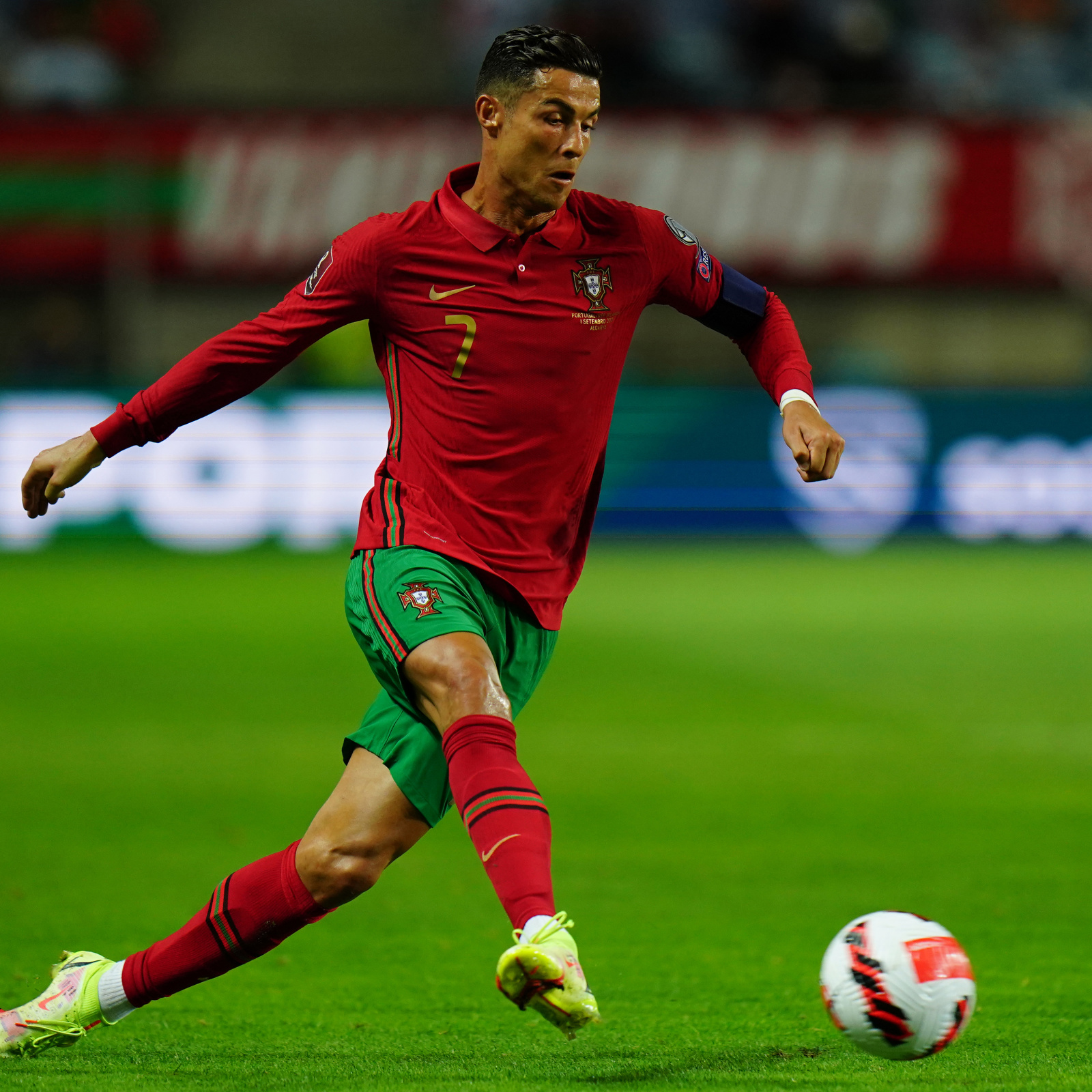 Ronaldo free to link up with United, recaptures No 7 shirt