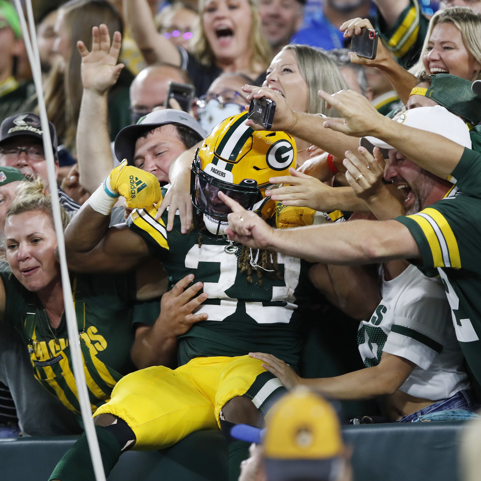 Aaron Jones named captain of offense in Green & Gold Charity Softball Game