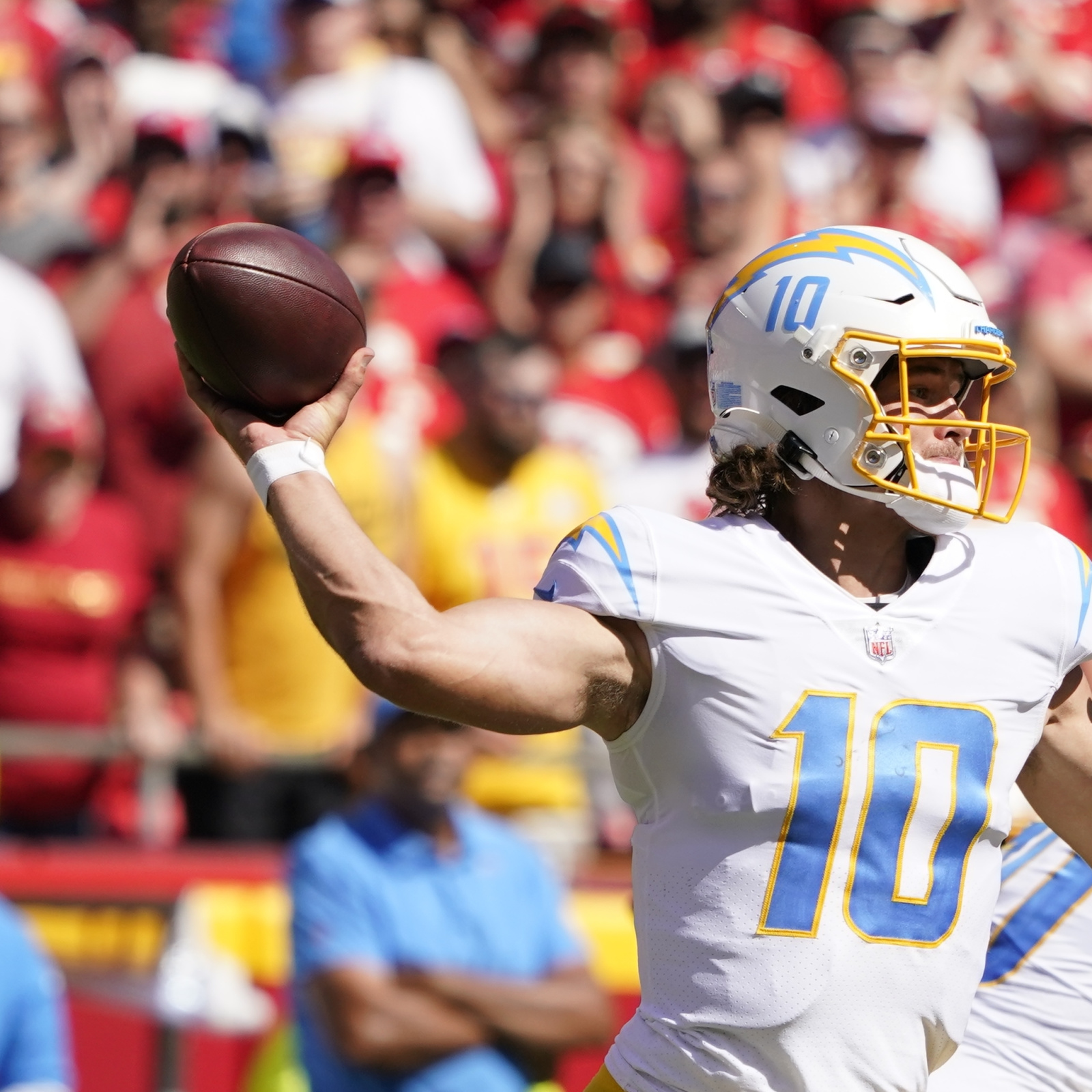 Chargers Unleashed: Week 10 SNF PRIMETIME Preview  Injury Updates,  Storylines, Justin Herbert & Consistency - LAFB Network