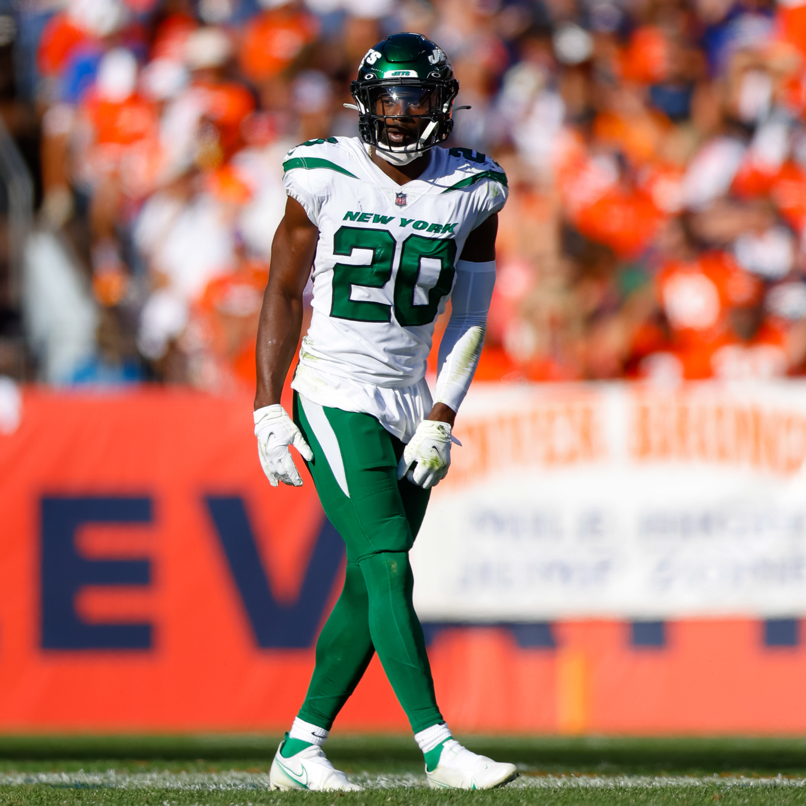 Things to know about new Jets S Adrian Colbert