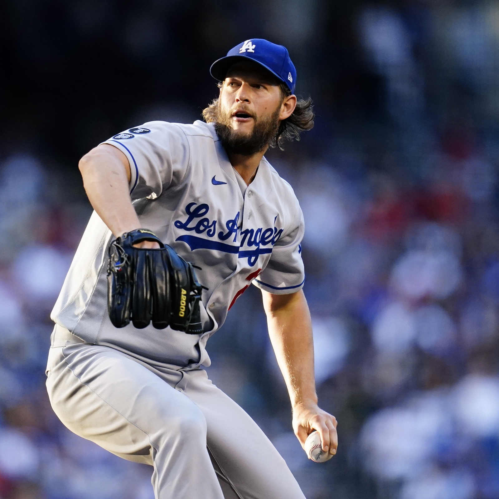 Clayton Kershaw exits final 2021 start with left forearm injury