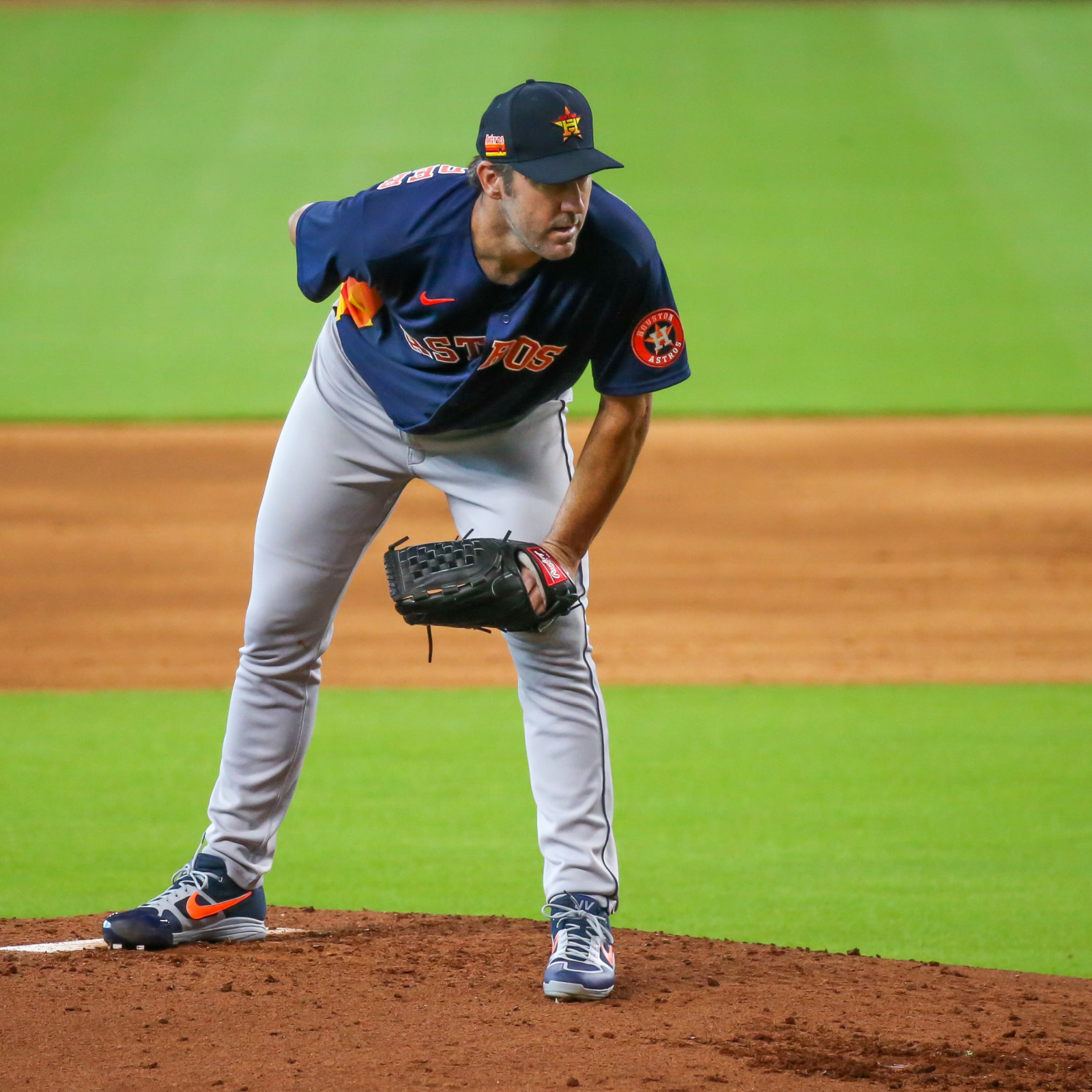 Astros pitcher Justin Verlander is the latest to embrace PitchCom, Major  League Baseball's new sign-protecting technology.