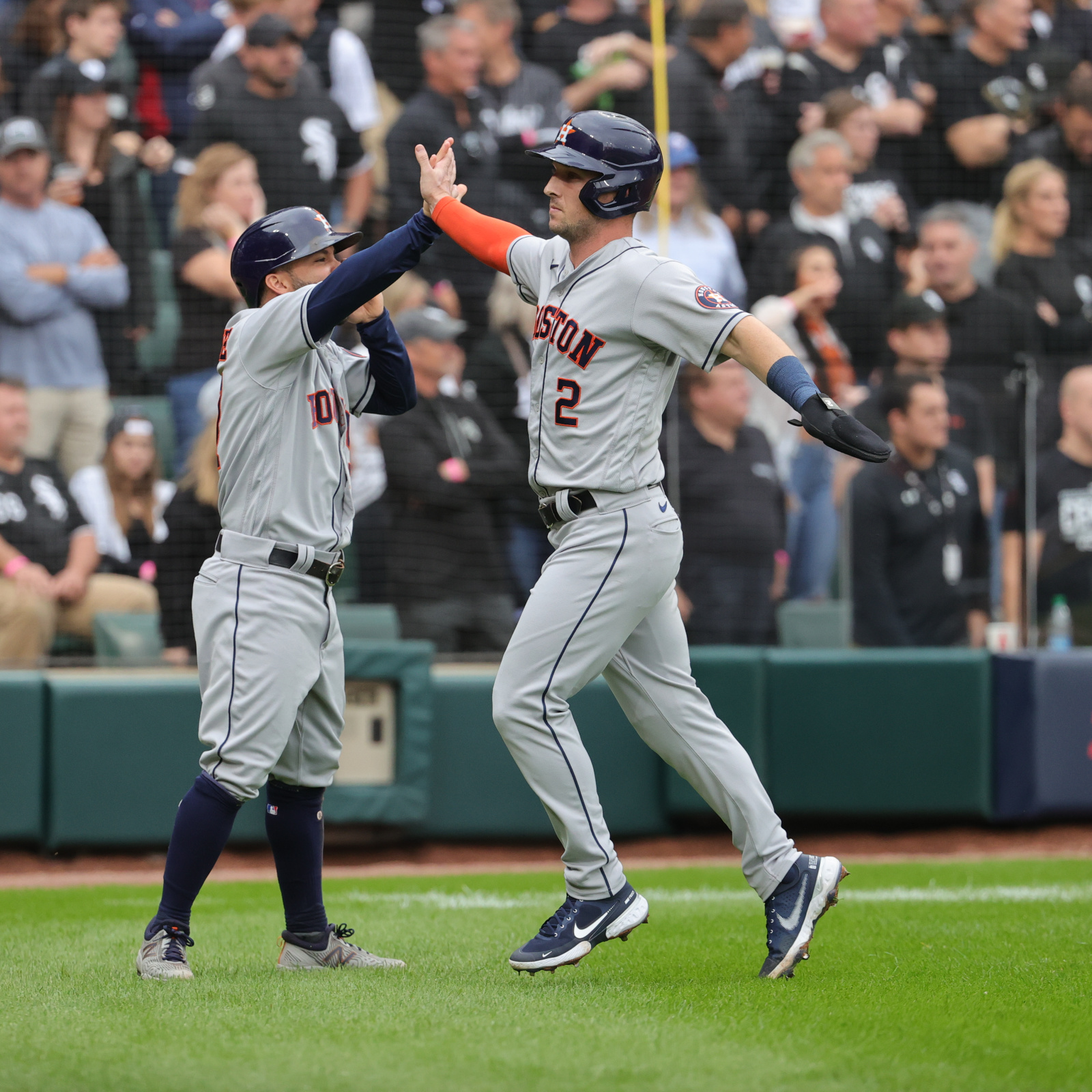 McCullers shines as Astros beat White Sox 6-1 in Game 1