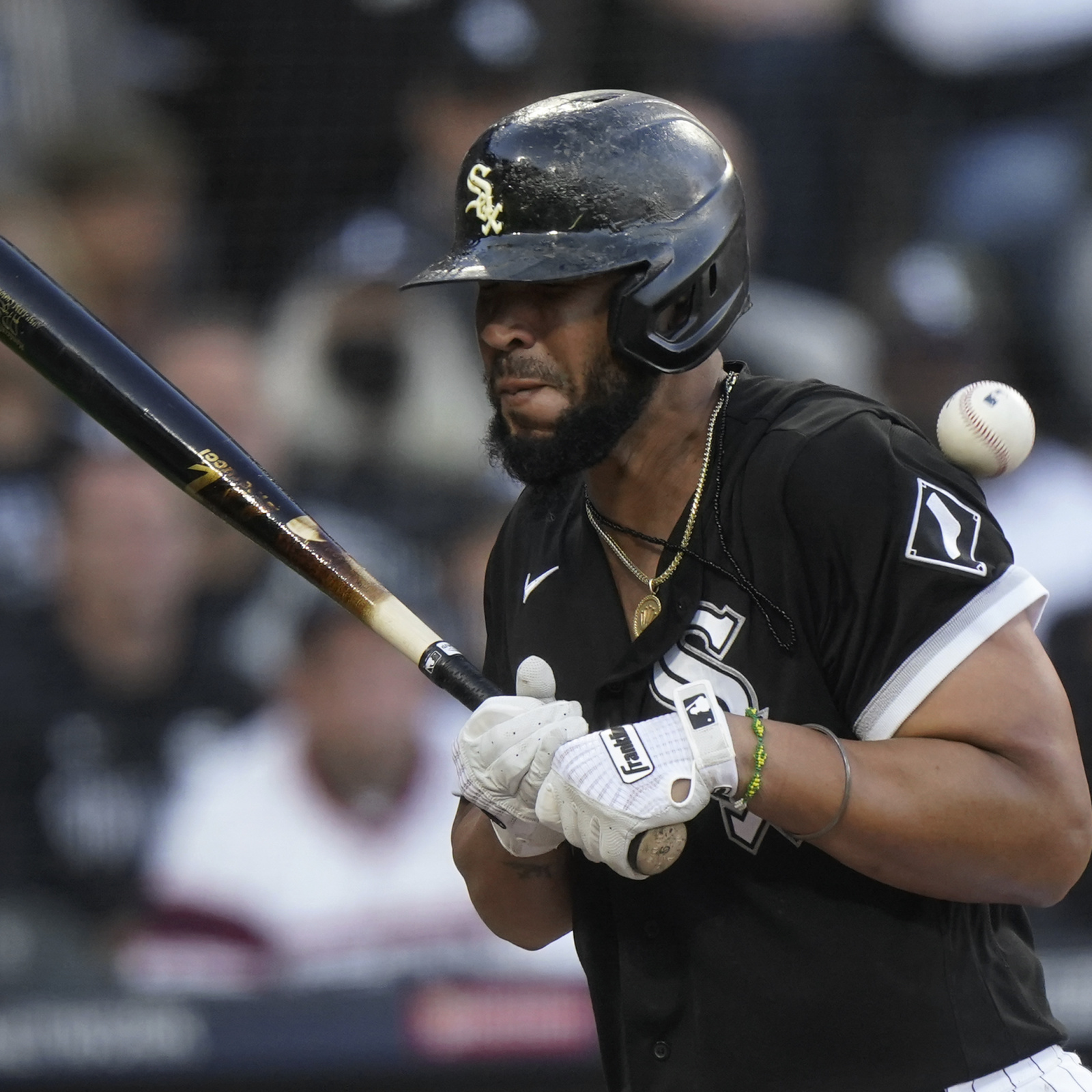 Tony La Russa runs onto field, goes off after José Abreu hit in head by  pitch