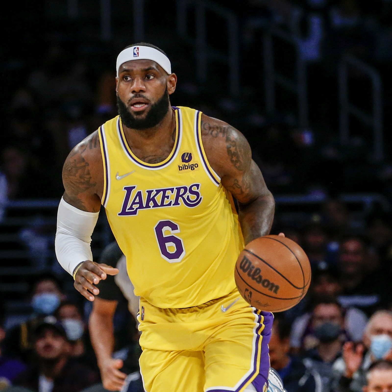 Lebron signs store with the lakers