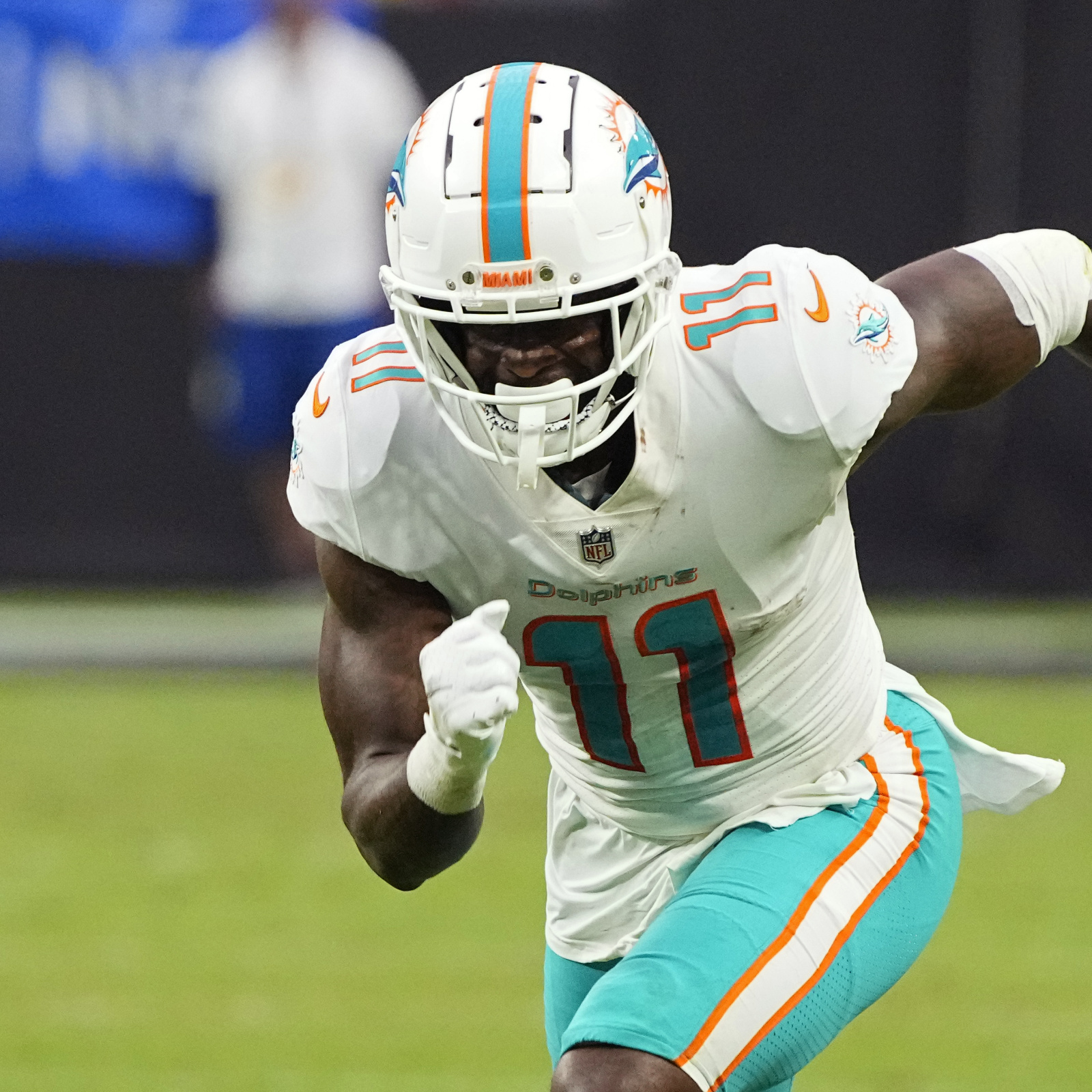 The Patriots Are Trading for Dolphins WR DeVante Parker - Bleacher