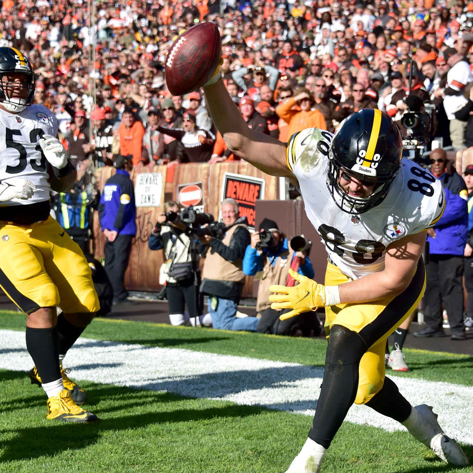 WATCH: Diontae Johnson, Najee Harris keeping calm amid Steelers QB