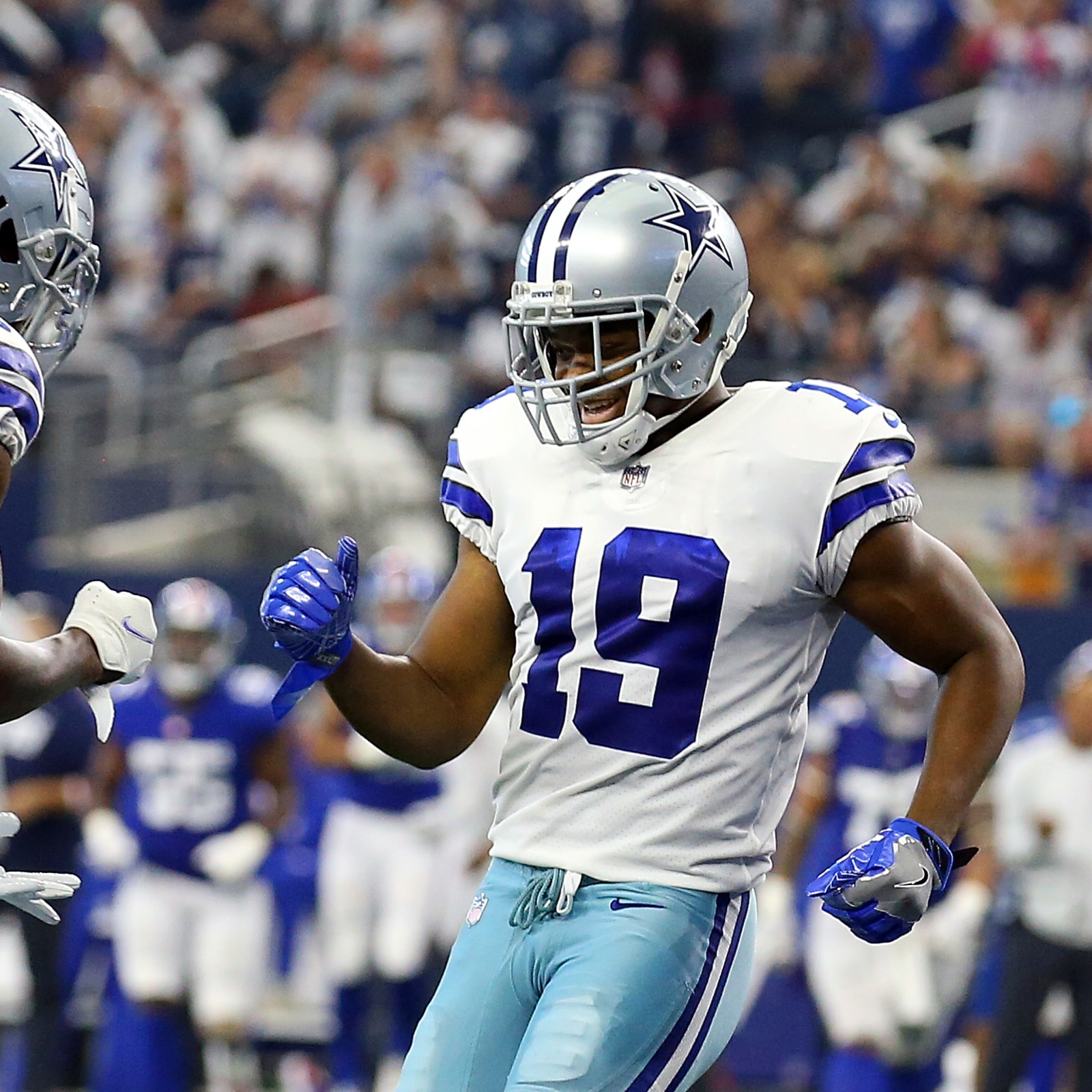 Rock, paper, scissors! Cowboys receivers CeeDee Lamb and Amari