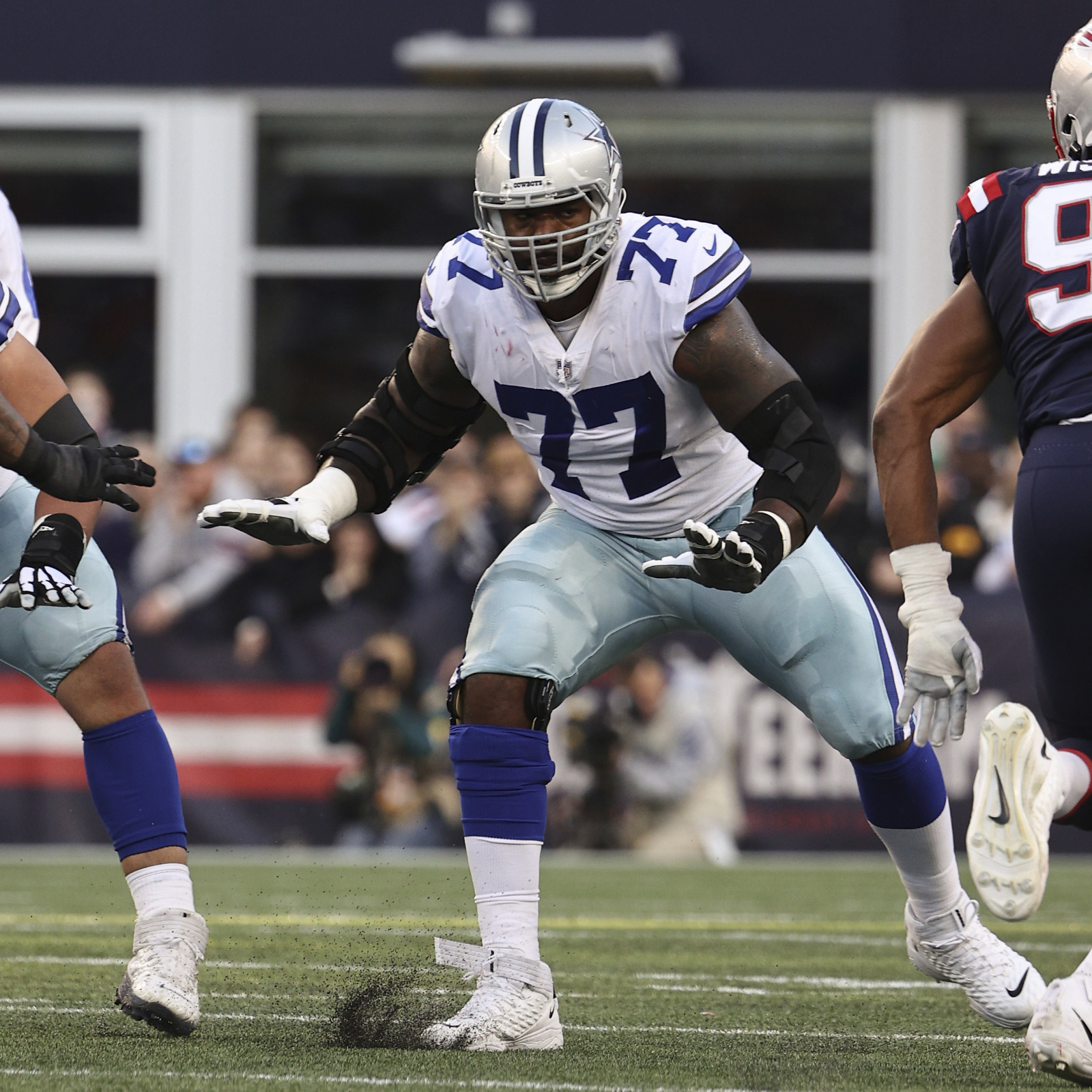 Cowboys LT Tyron Smith will be re-evaluated after reinjuring ankle