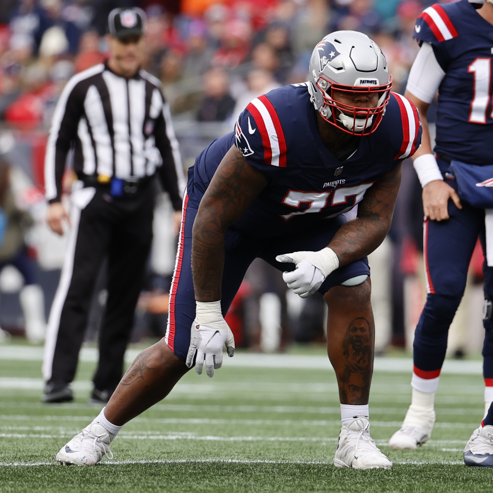 Raiders' Trent Brown hospitalized after pregame IV mishap