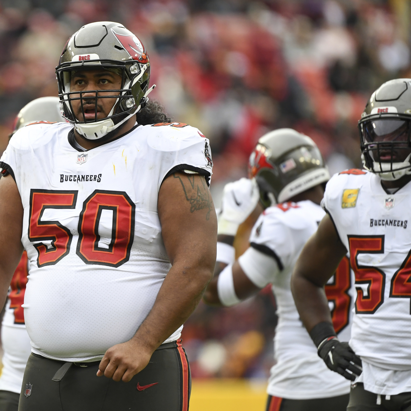 Buccaneers' Vita Vea shows off bloody smile after losing tooth vs. Colts