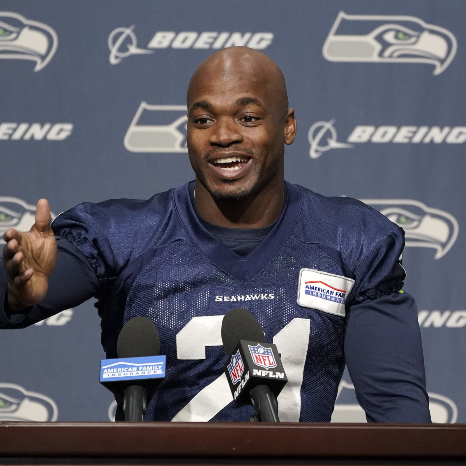 Adrian Peterson Signs Seahawks Practice Squad Contract After Titans Release, News, Scores, Highlights, Stats, and Rumors