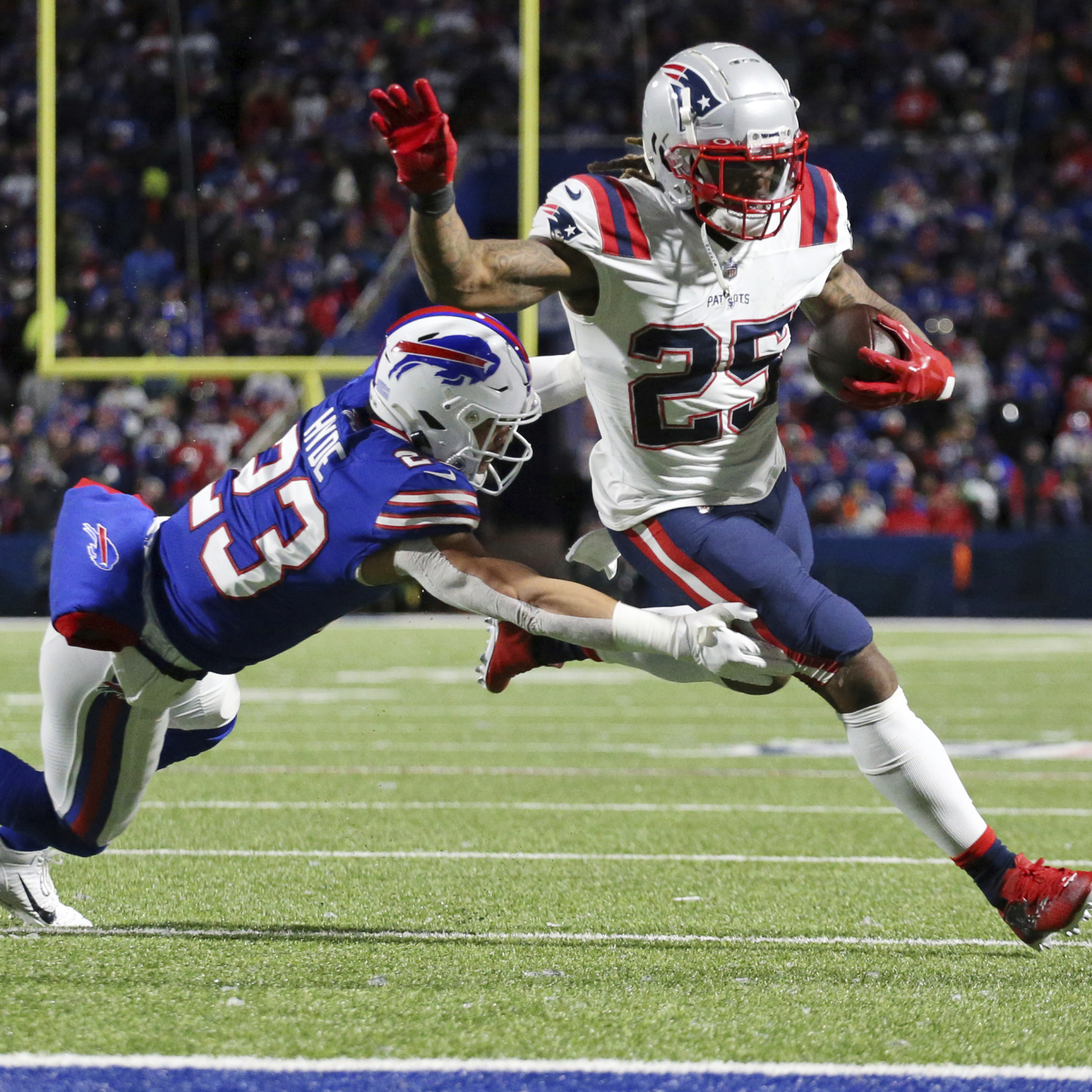 Patriots throw just three passes vs. Bills in windy MNF win