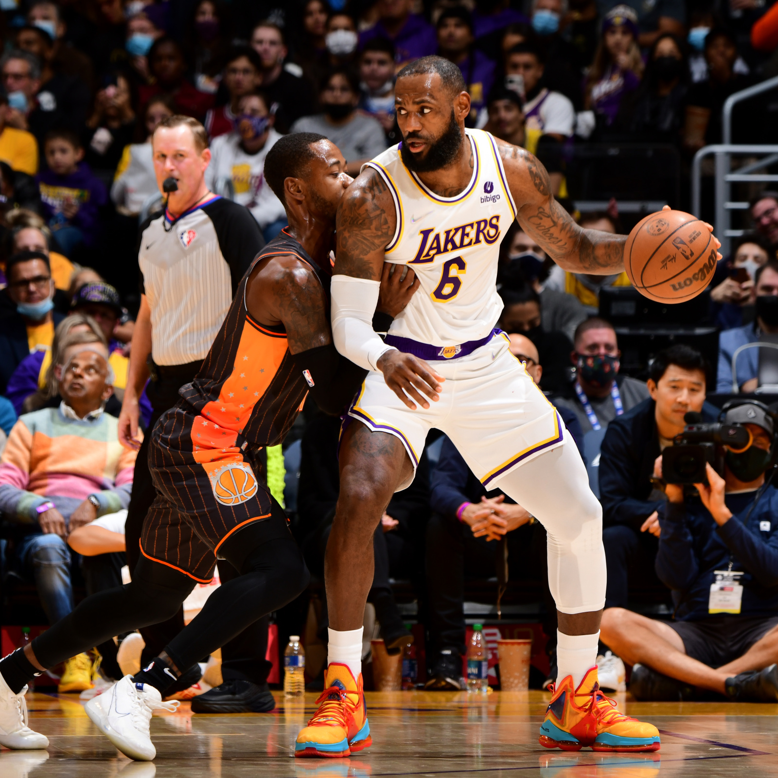 Lakers store lebron 15