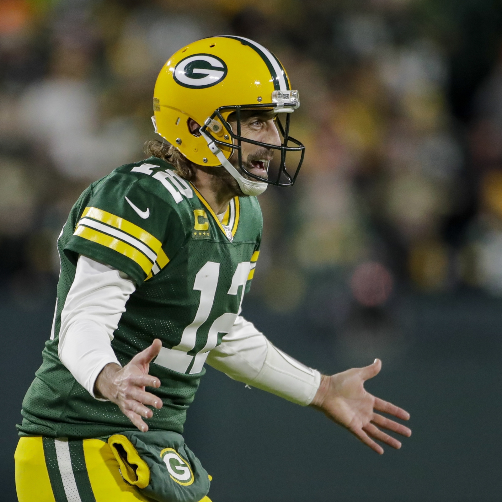 Rodgers Throws 4 TD Passes, Packers Defeat Bears 45-30