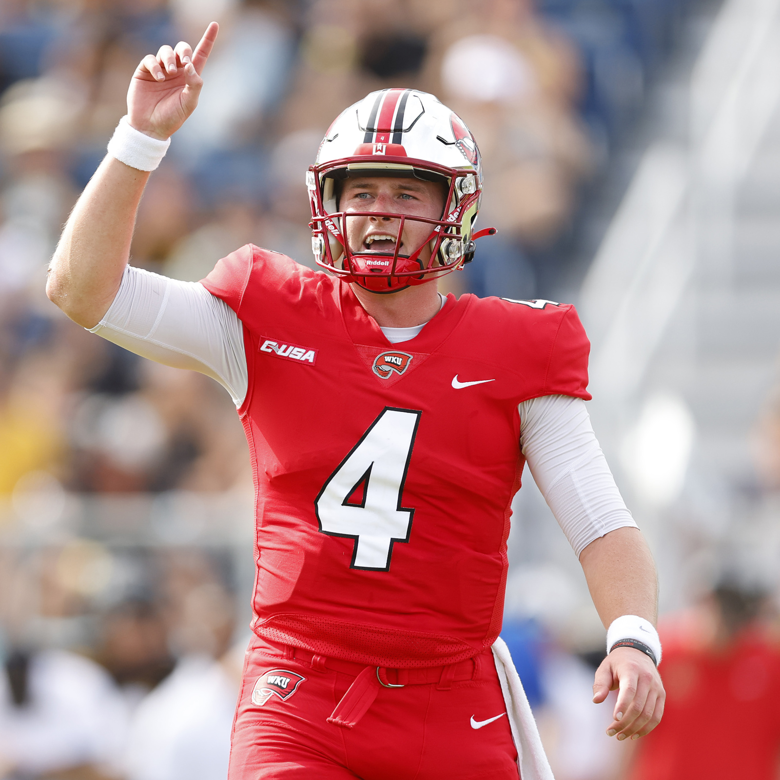 HIGHLIGHTS: Patriots select Western Kentucky quarterback Bailey