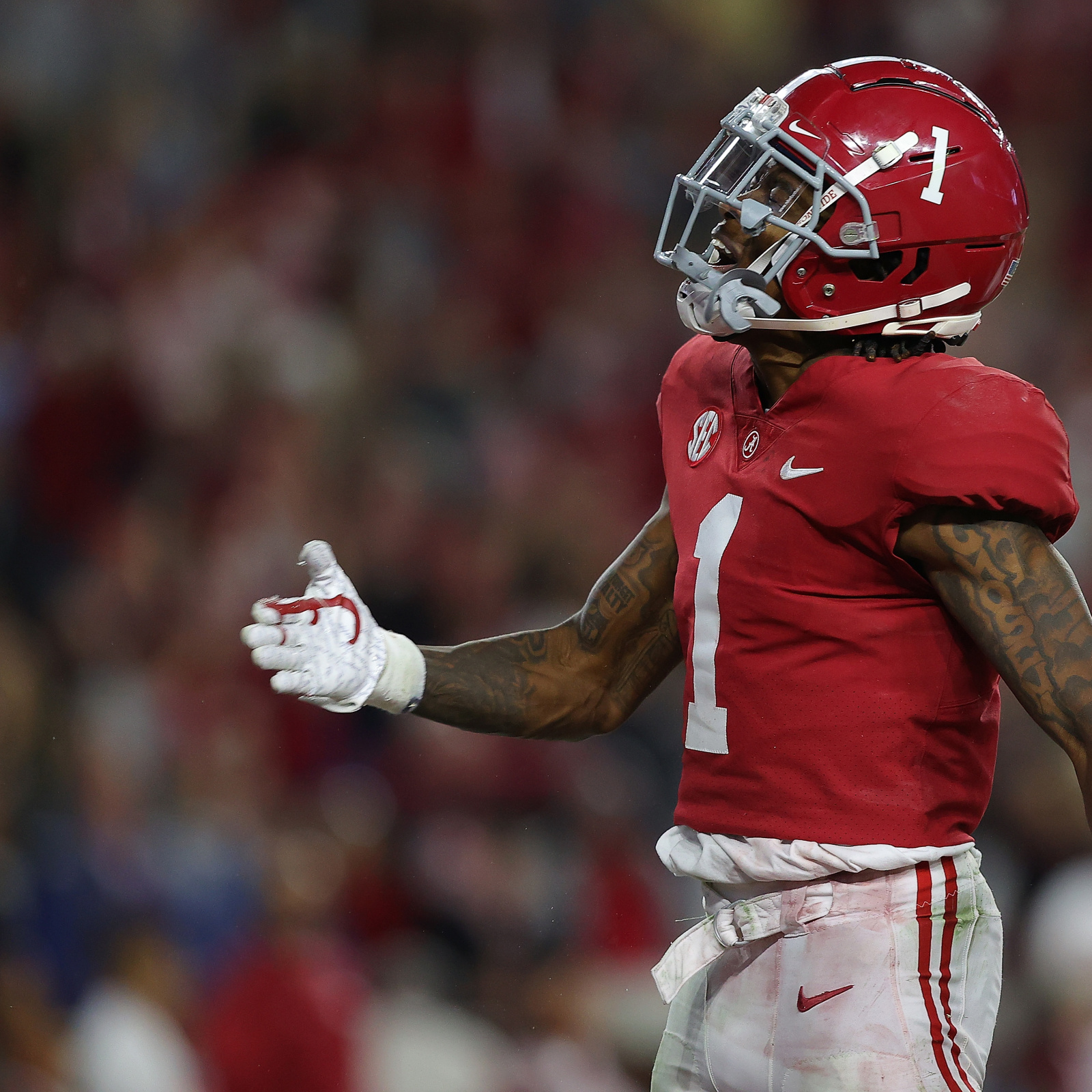 Potential First-Round 2022 NFL Draft Pick Jameson Williams Suffers  Serious-Looking Leg Injury During National Championship Game - BroBible