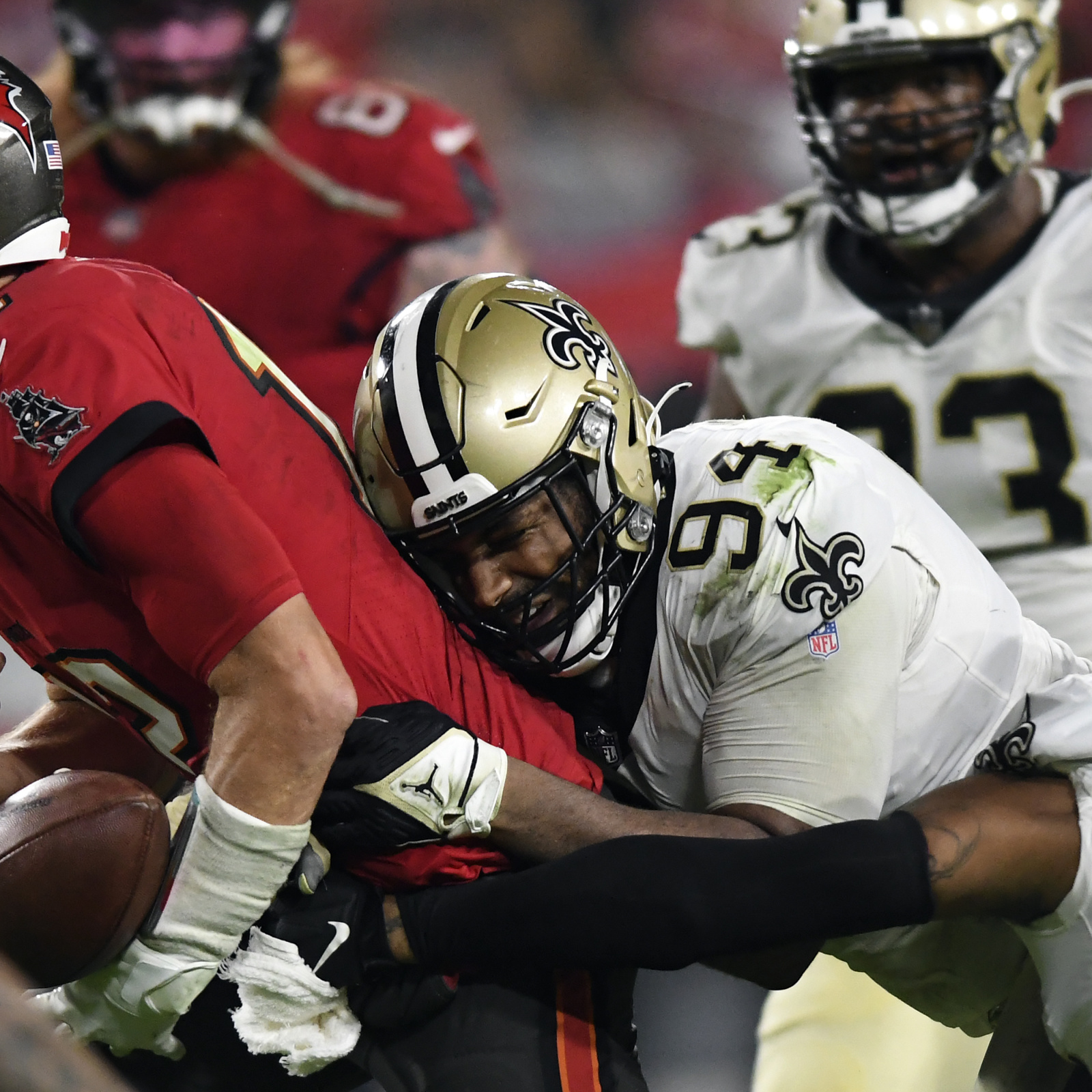 Bucs stifle Saints to take control of the NFC South