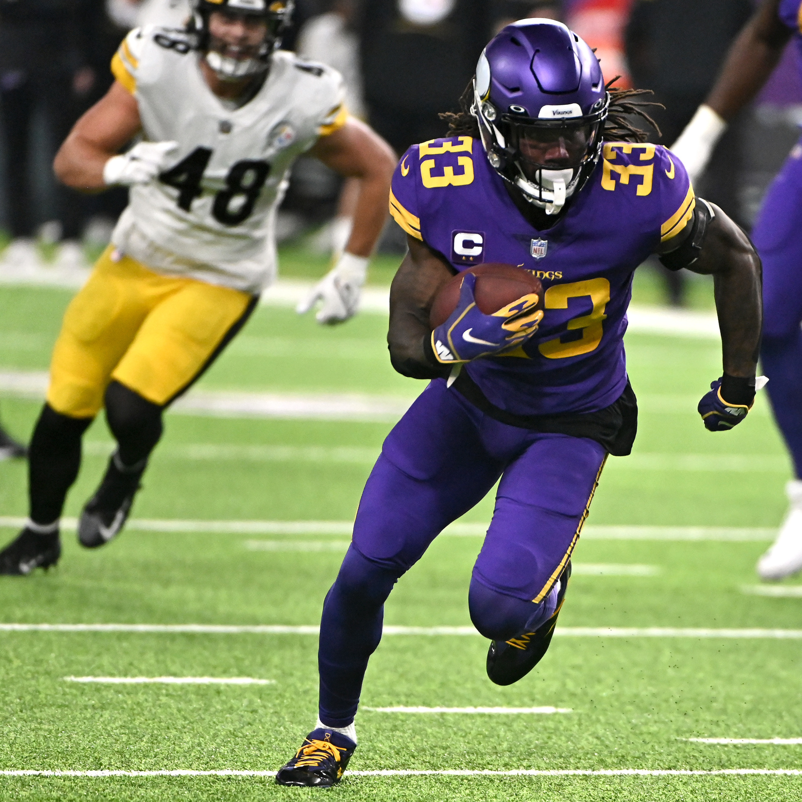 Vikings RB Dalvin Cook Dislocates Shoulder