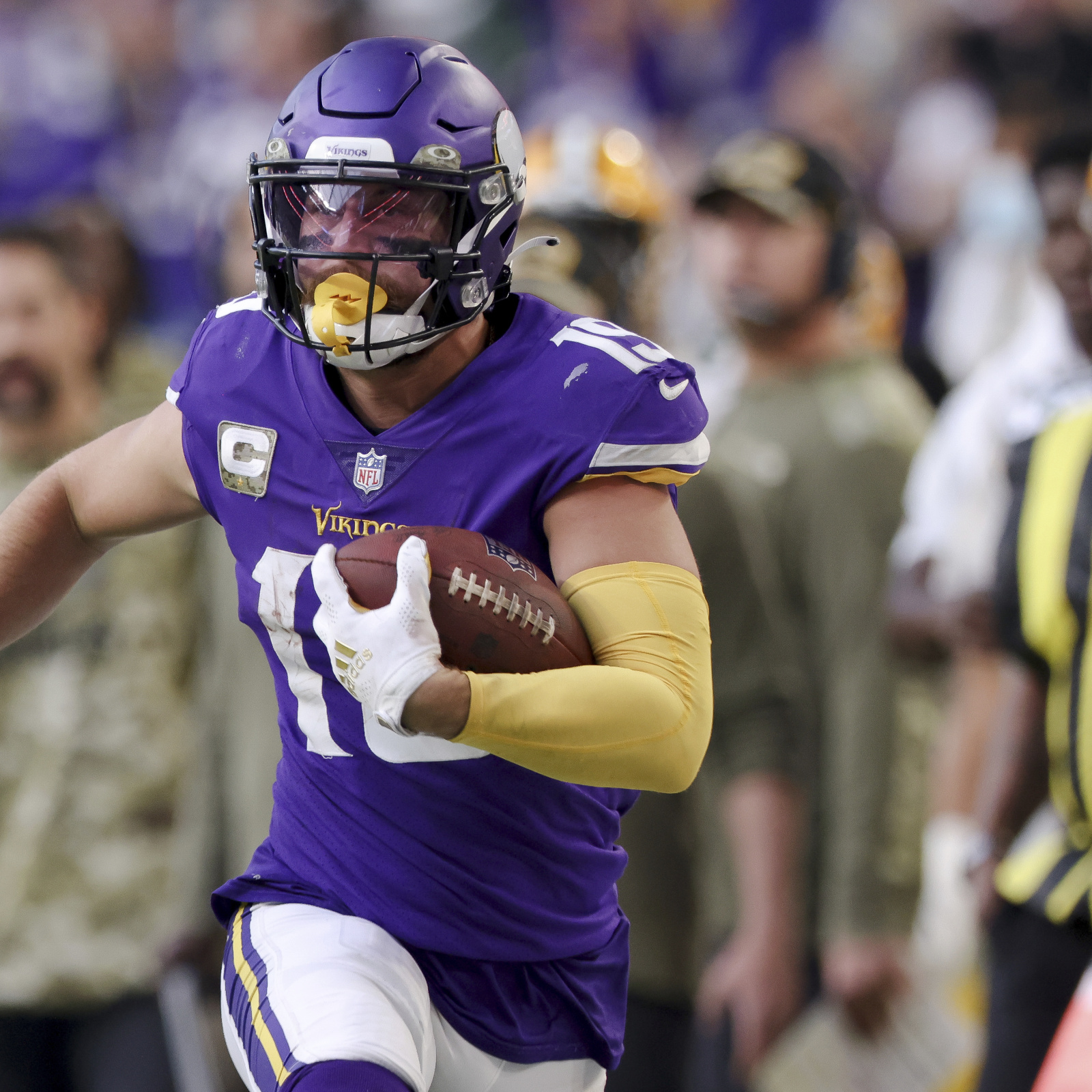 Vikings' Adam Thielen questionable with ankle stitches - ABC7 San Francisco