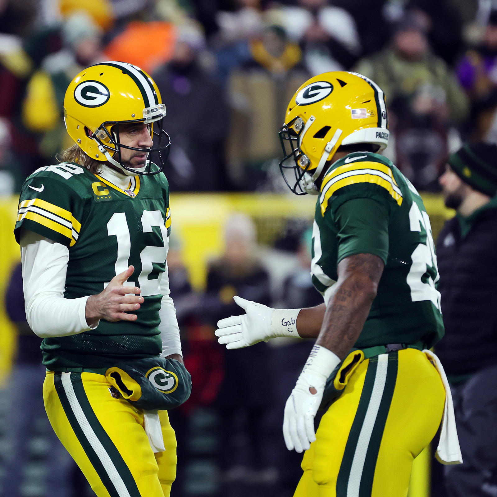 Packers clinch No. 1 seed for NFC playoffs, beat Vikings 37-10